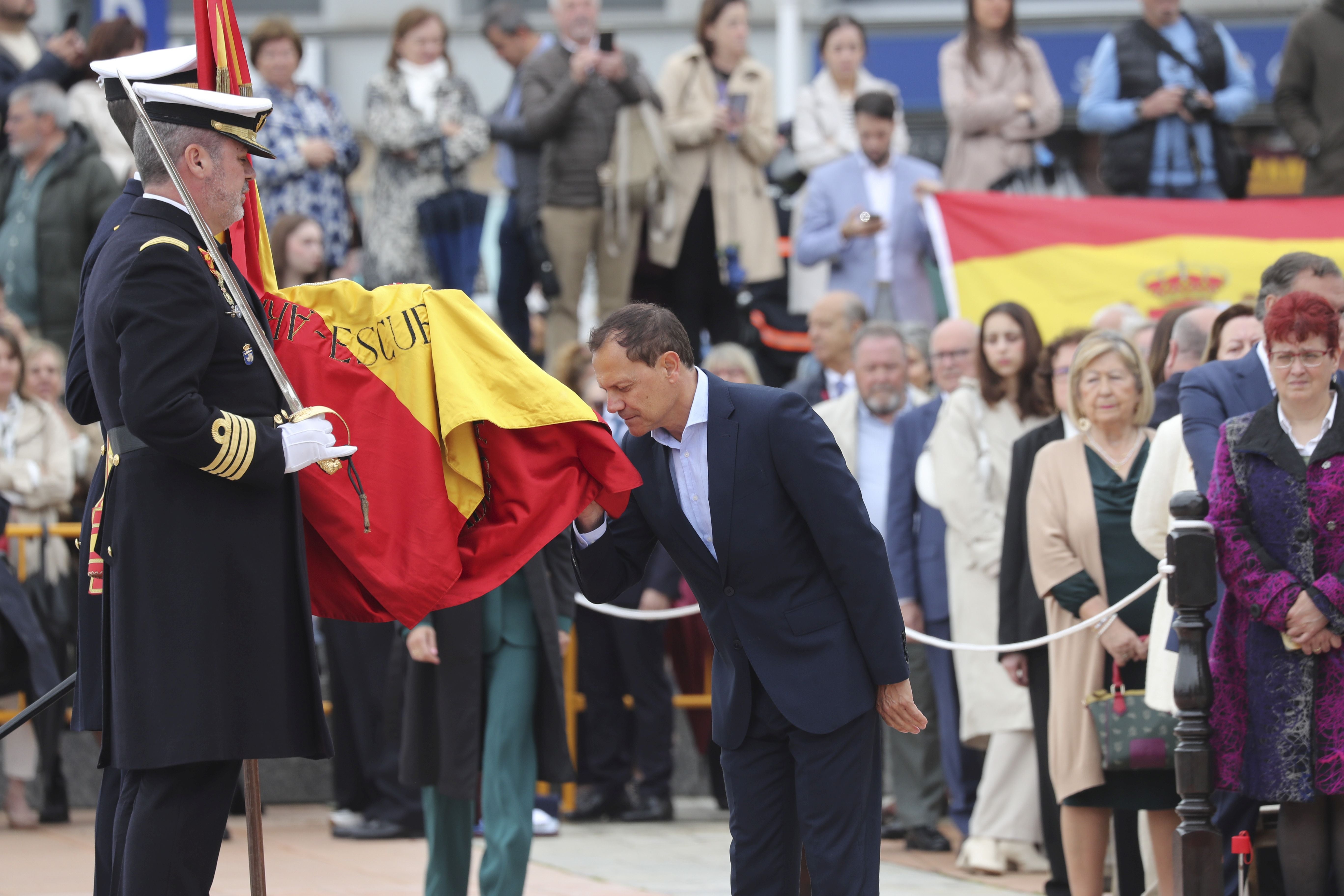 Las imágenes de la jura de bandera en Gijón (4)