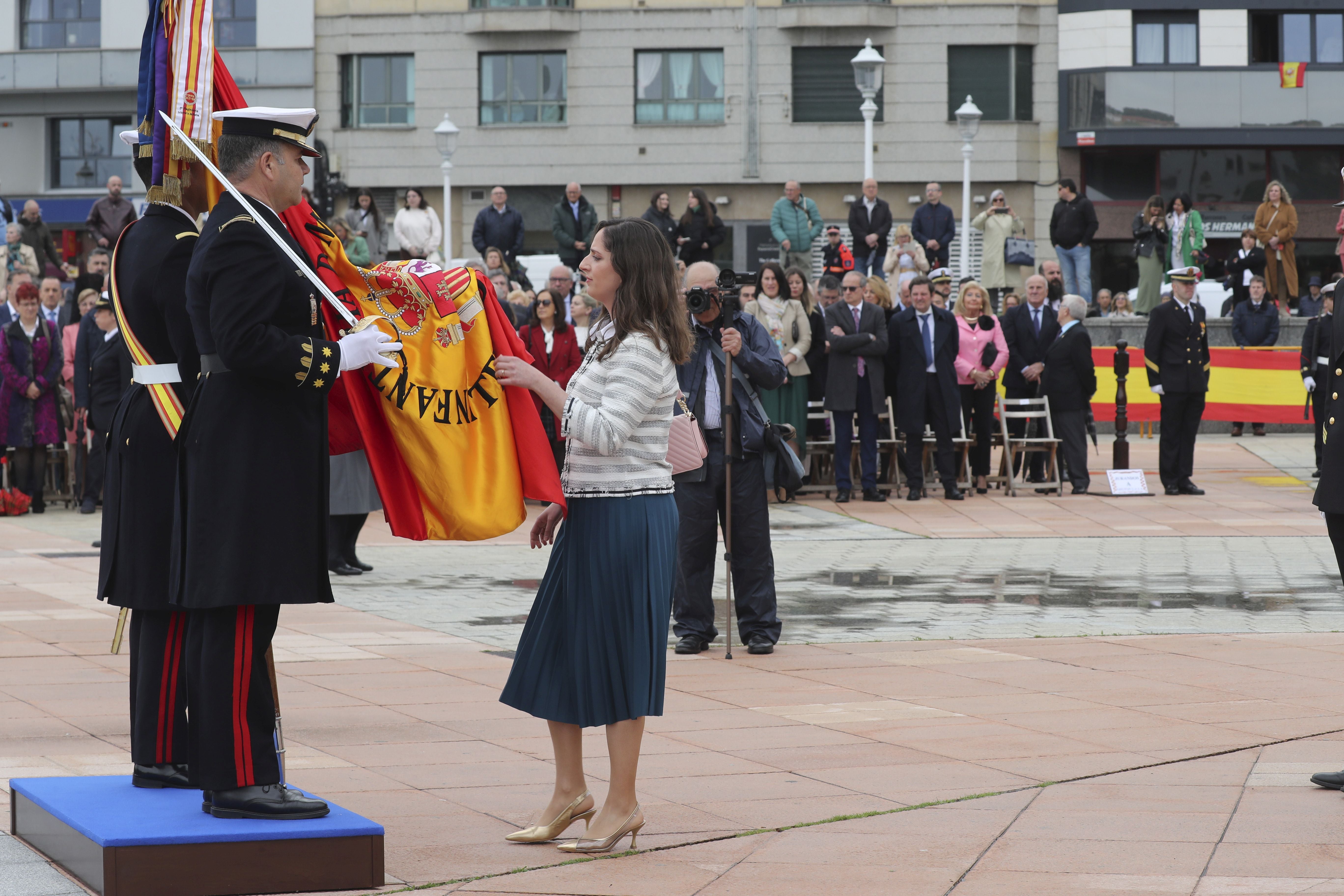 Las imágenes de la jura de bandera en Gijón (4)