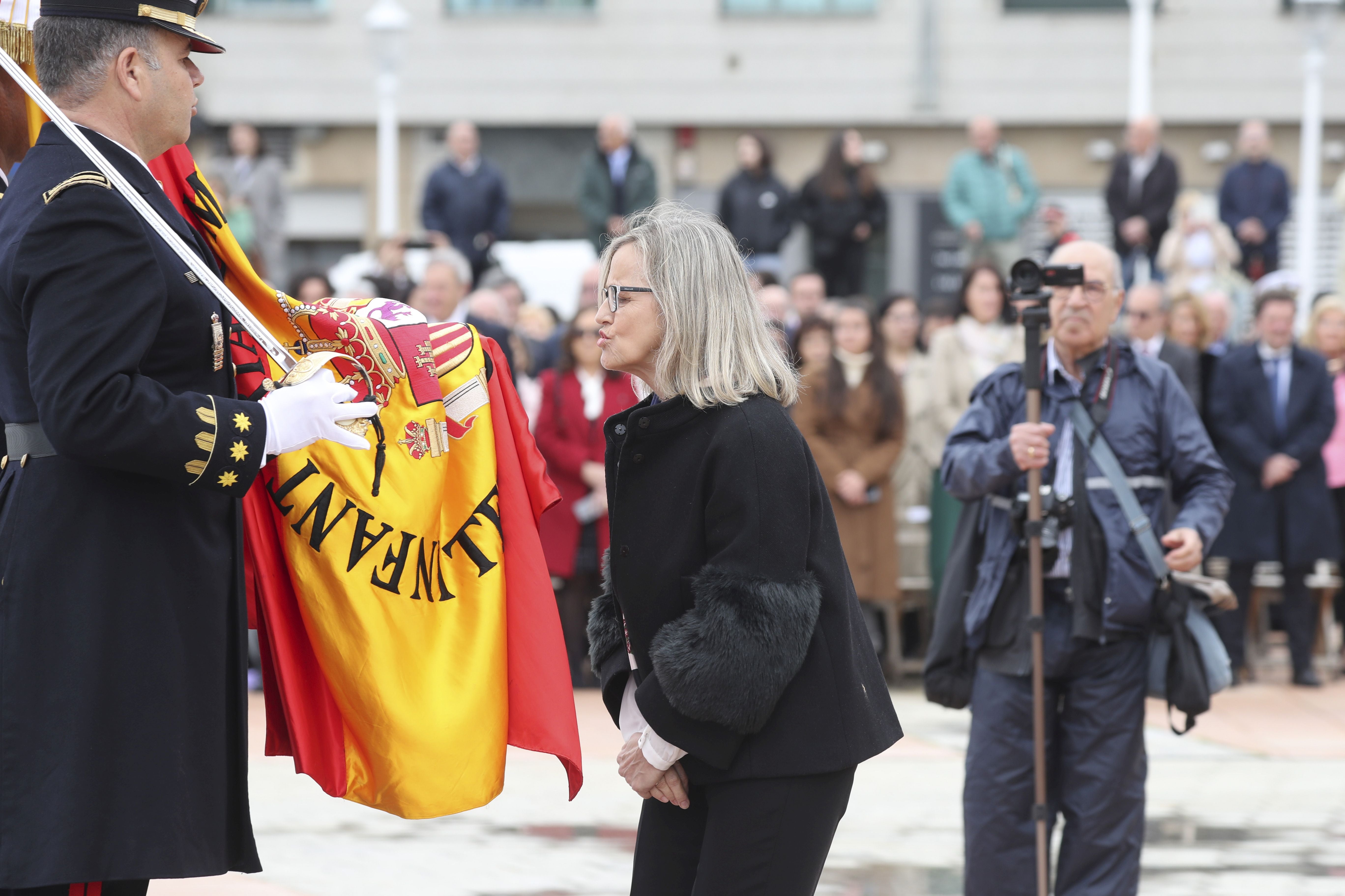 Las imágenes de la jura de bandera en Gijón (4)