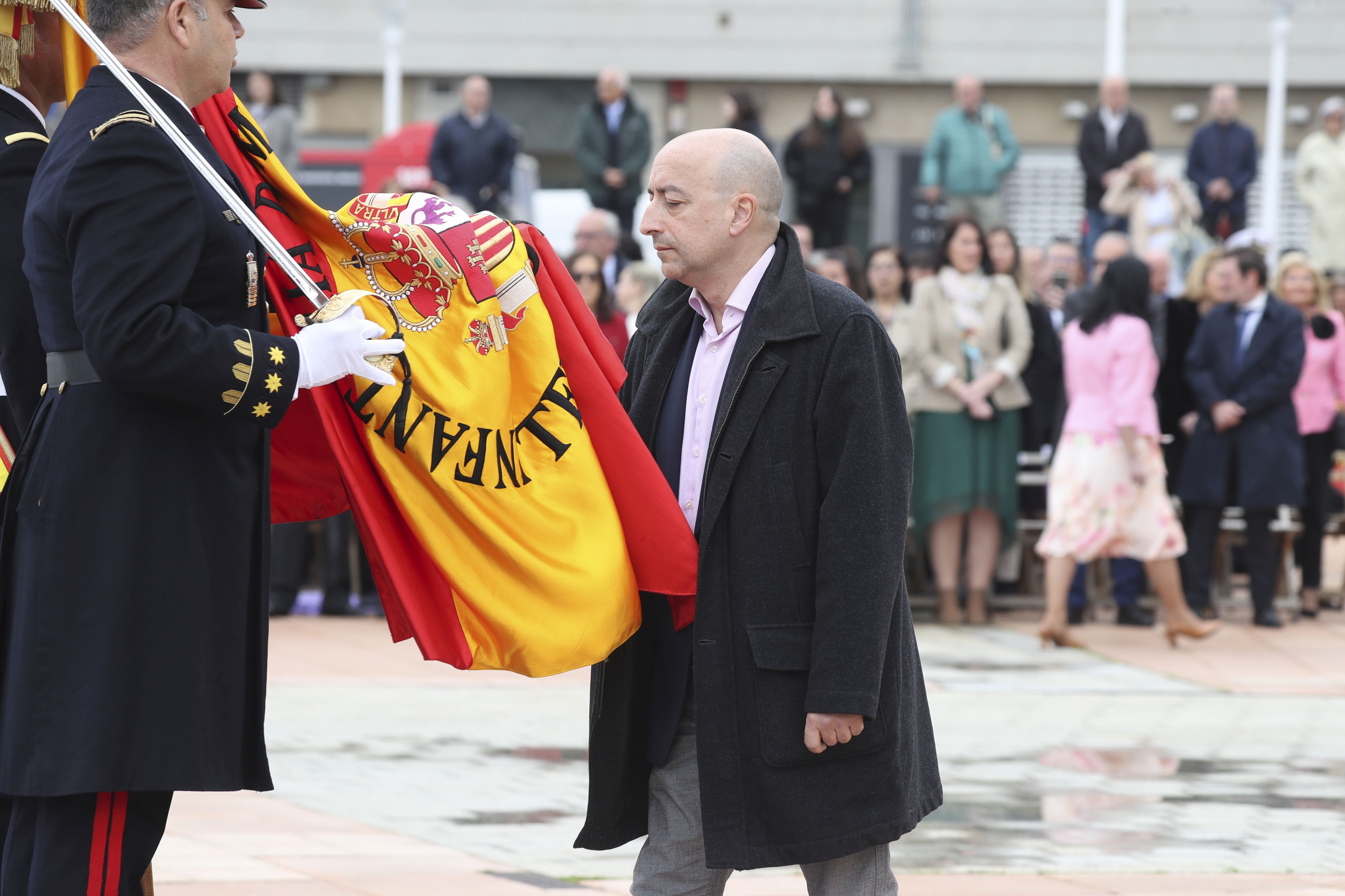 Las imágenes de la jura de bandera en Gijón (4)