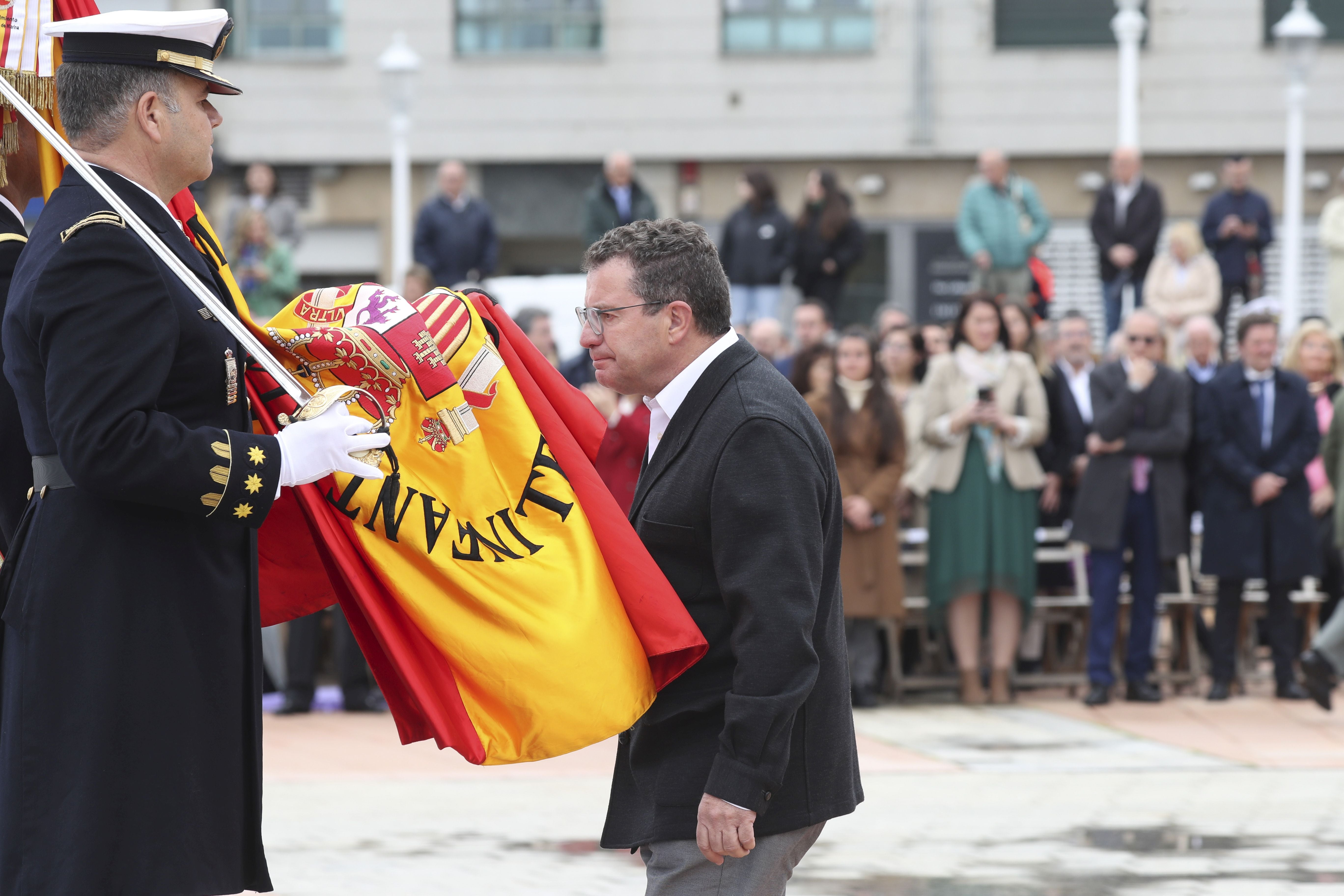 Las imágenes de la jura de bandera en Gijón (4)