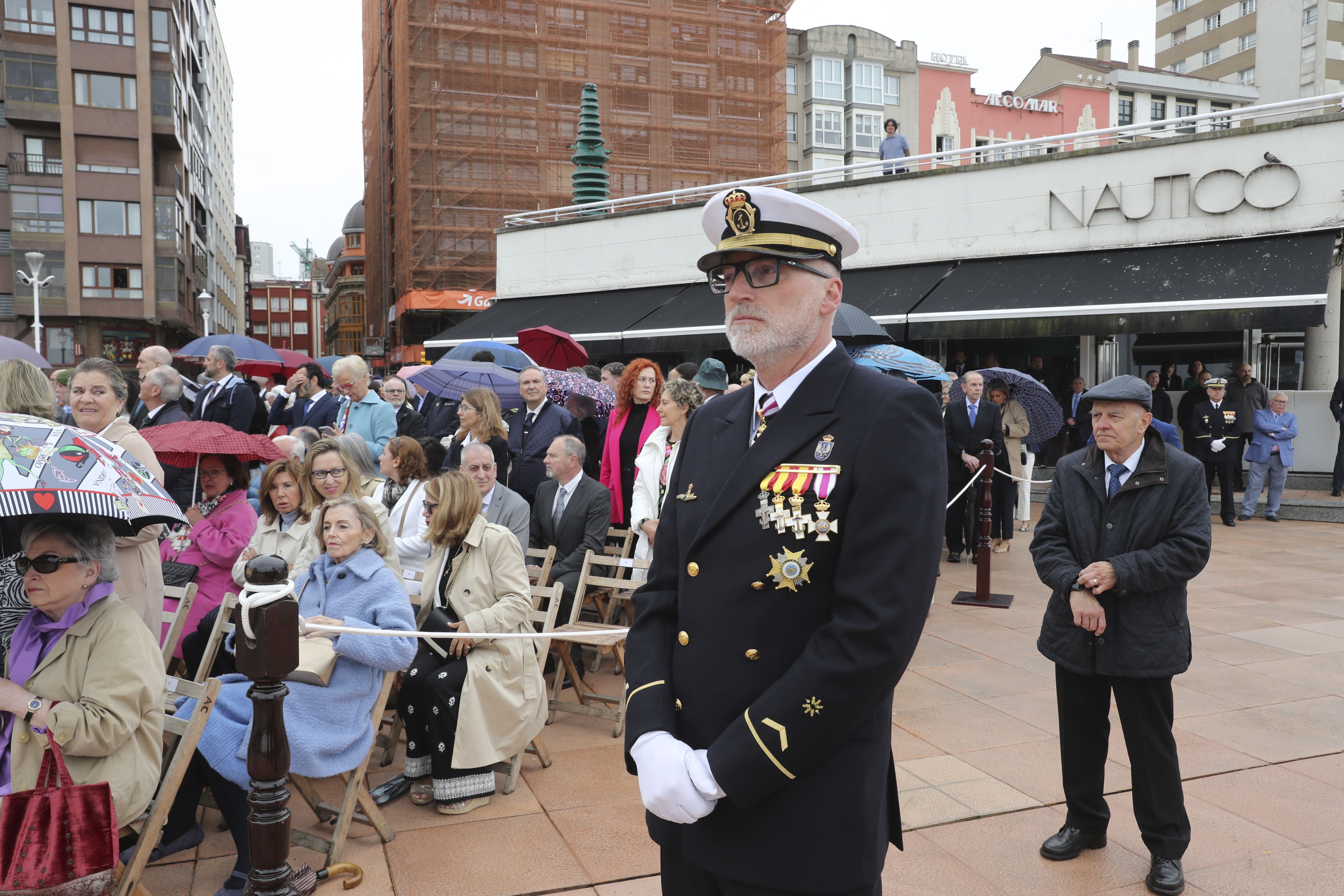 Las imágenes de la jura de bandera en Gijón (1)