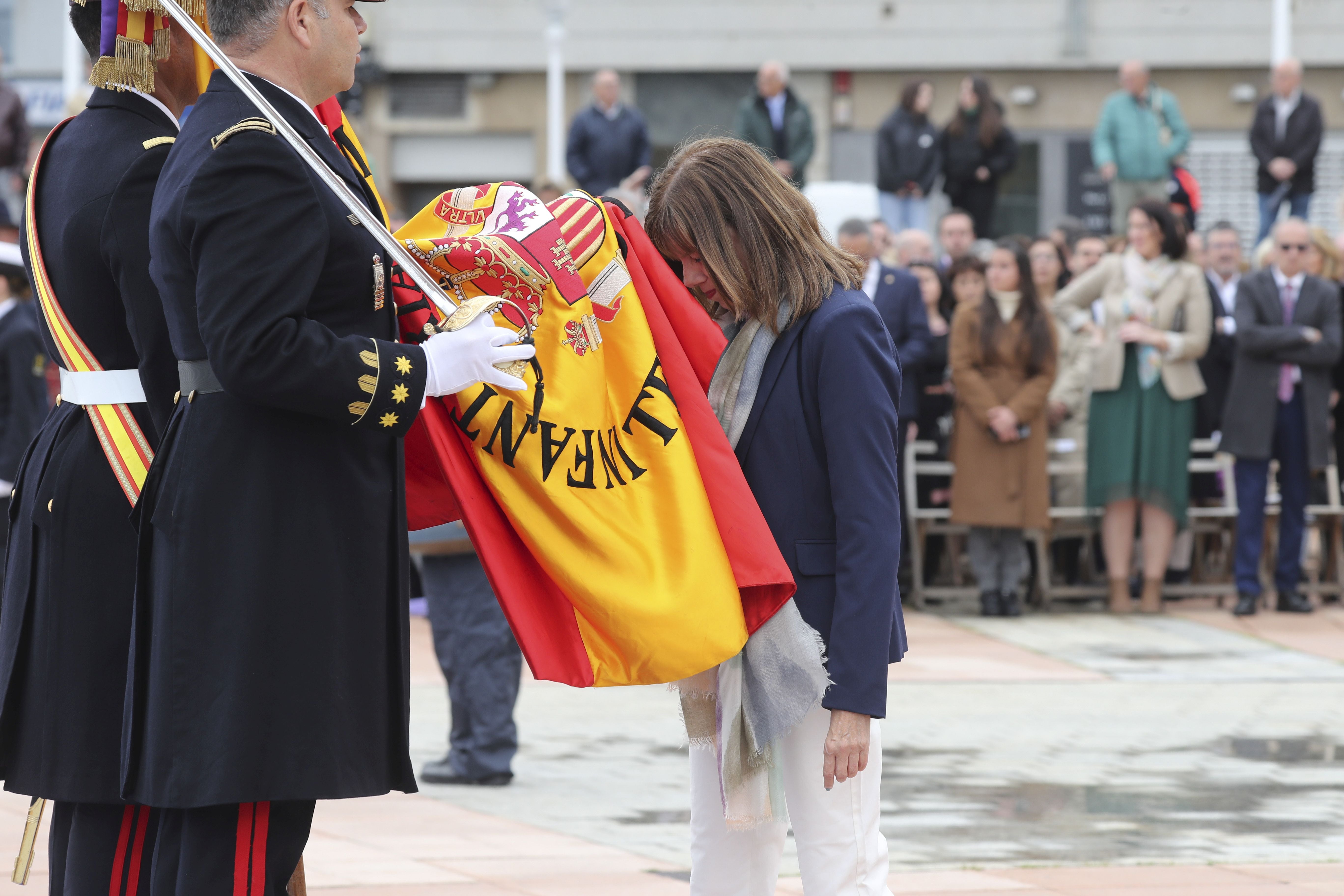 Las imágenes de la jura de bandera en Gijón (5)