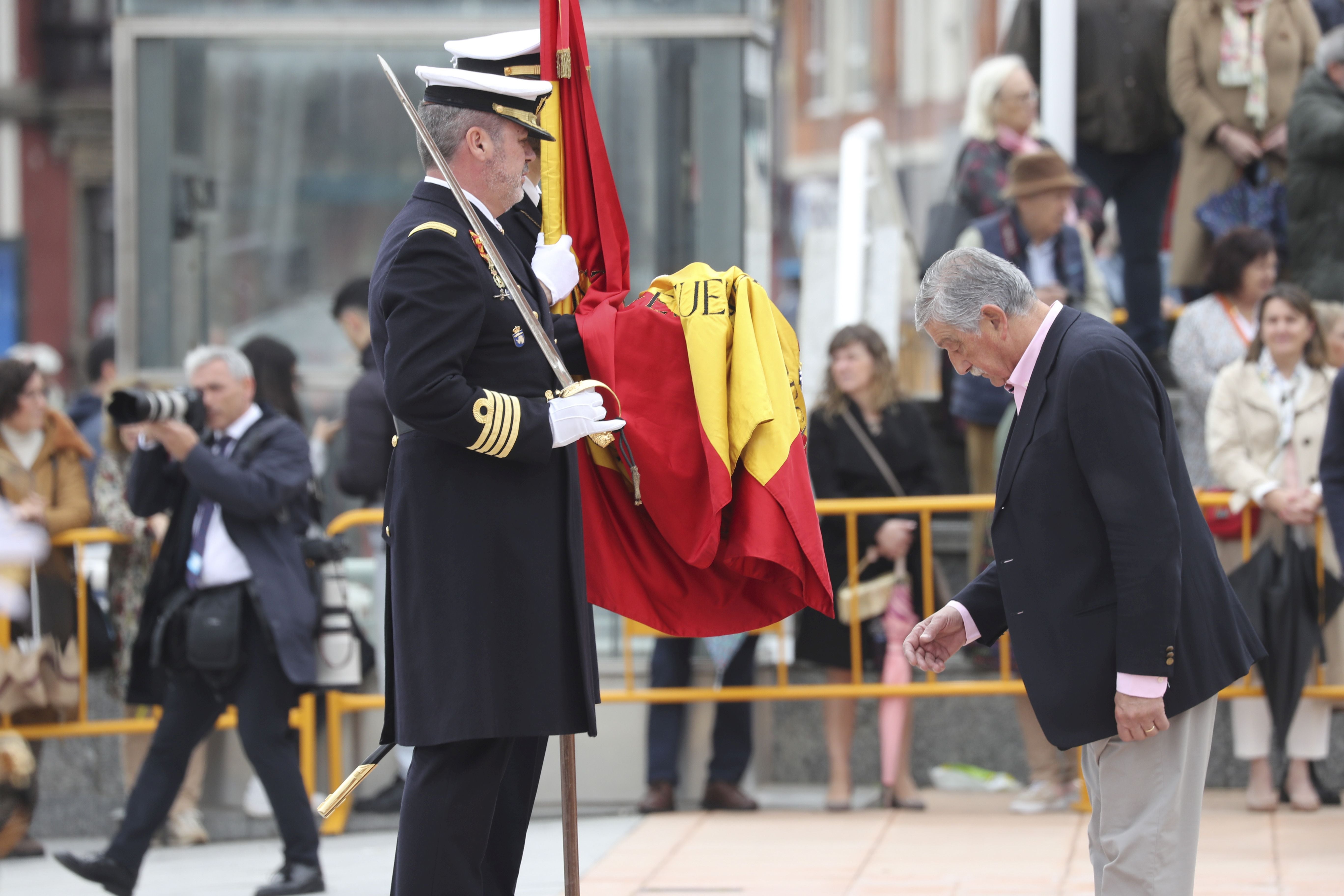 Las imágenes de la jura de bandera en Gijón (5)