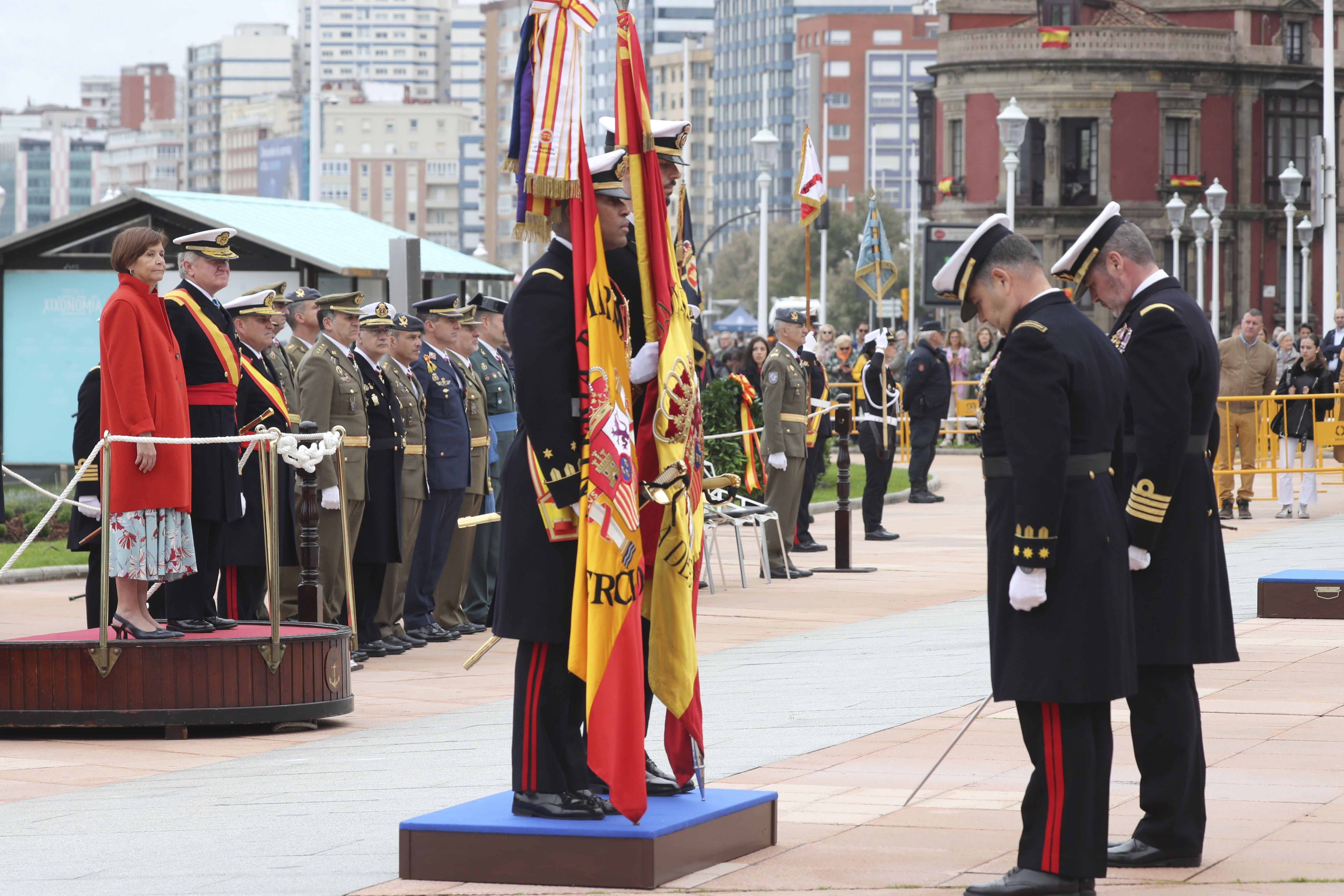 Las imágenes de la jura de bandera en Gijón (5)