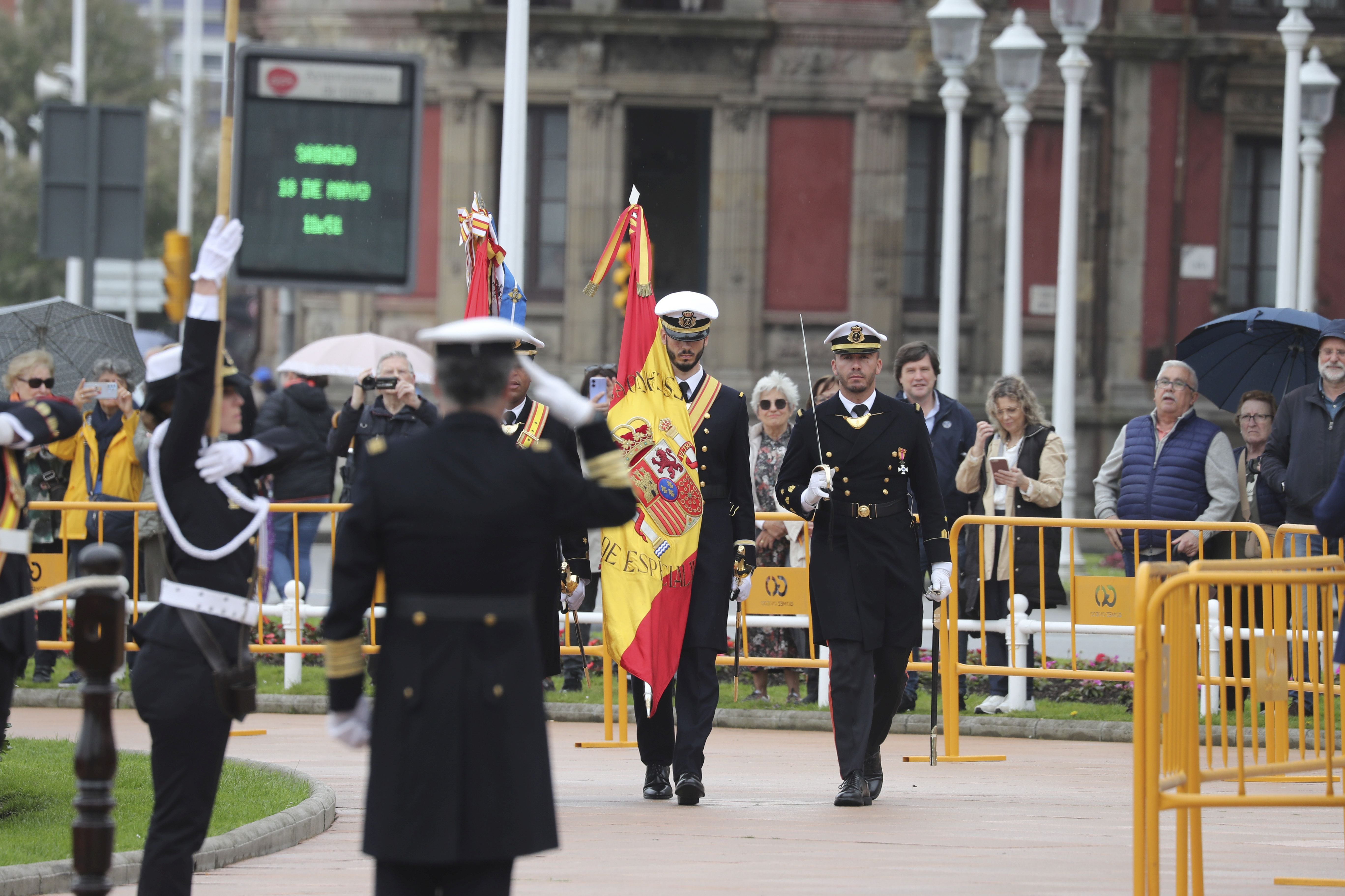 Las imágenes de la jura de bandera en Gijón (1)