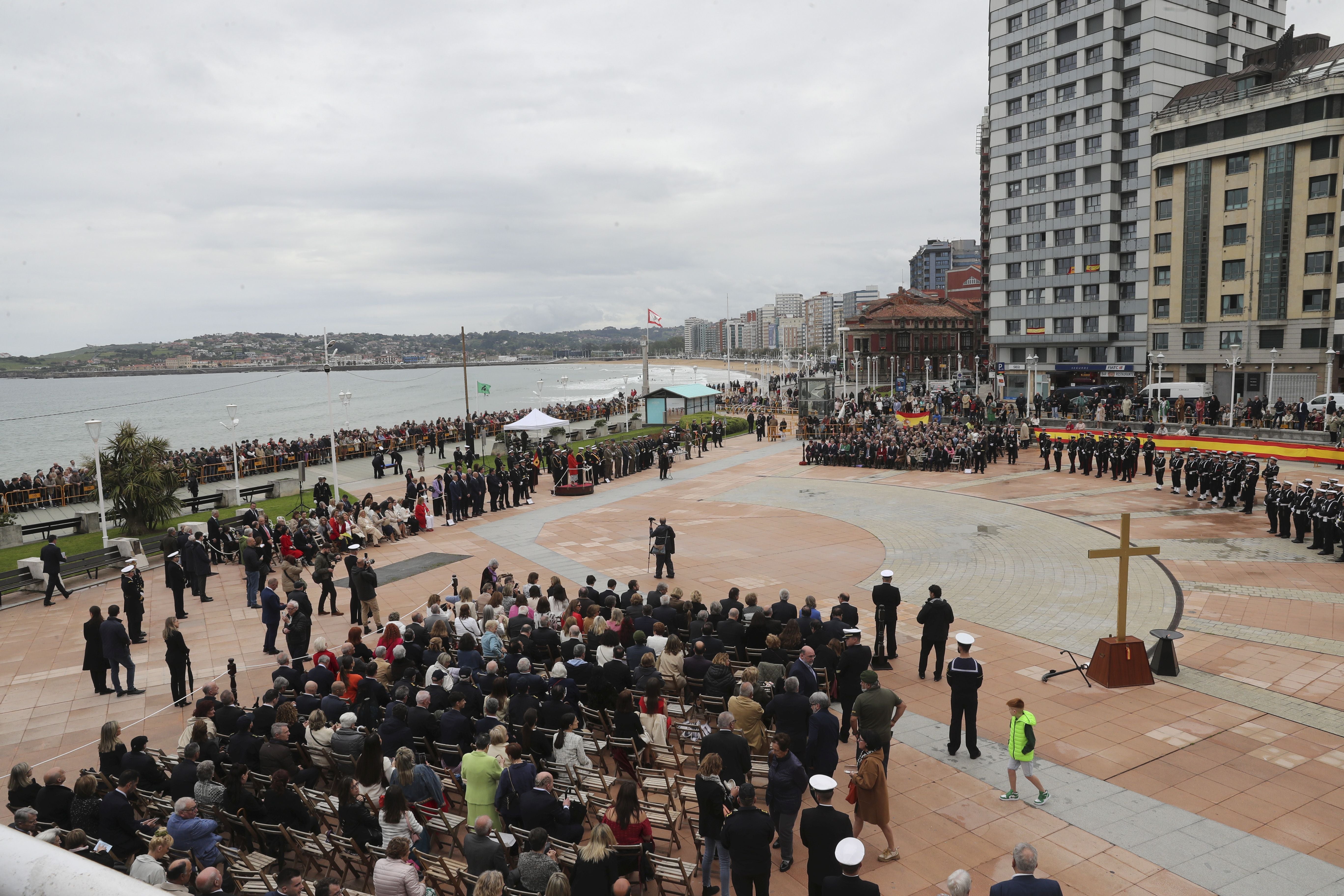 Las imágenes de la jura de bandera en Gijón (5)