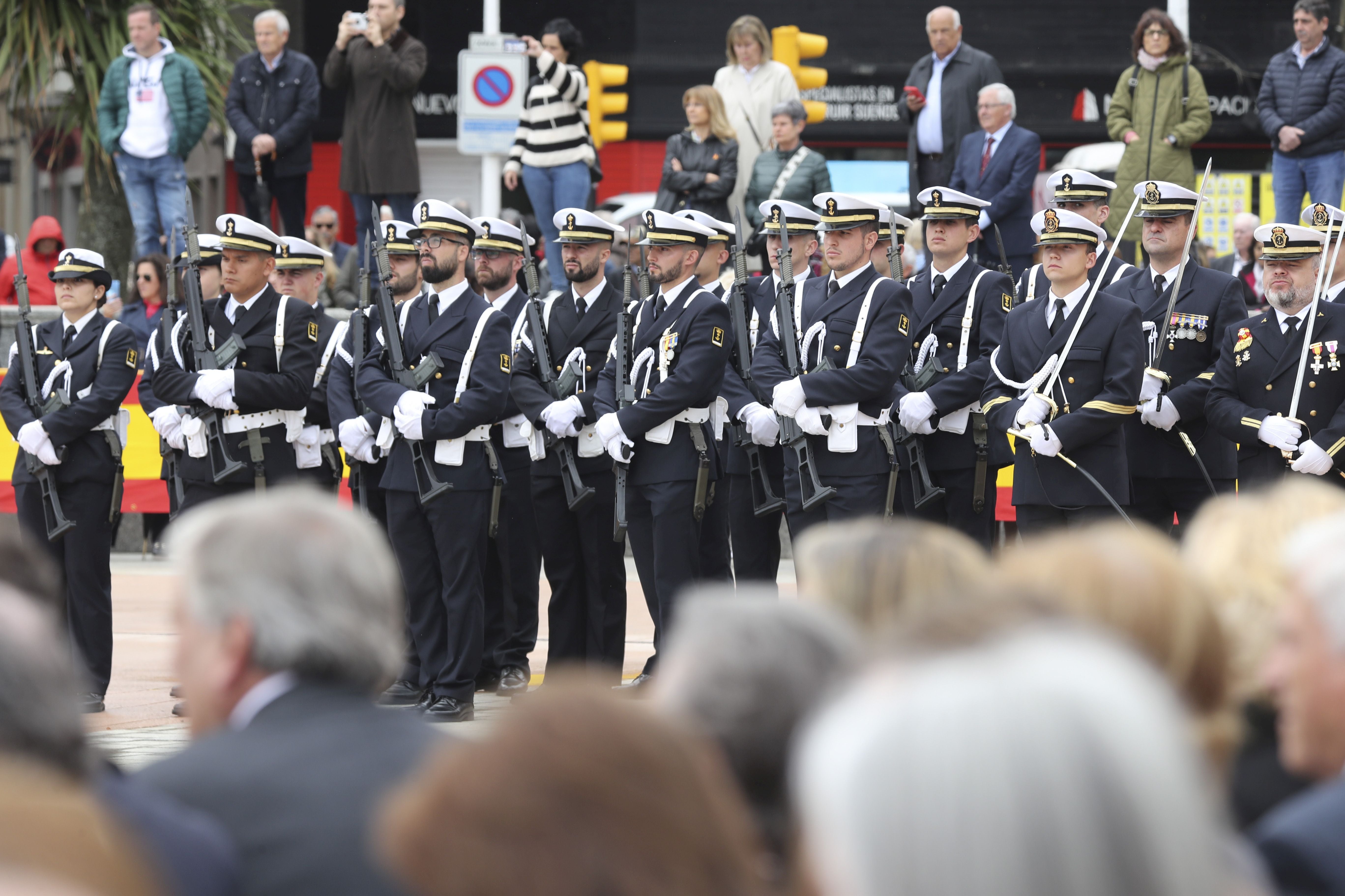 Las imágenes de la jura de bandera en Gijón (5)