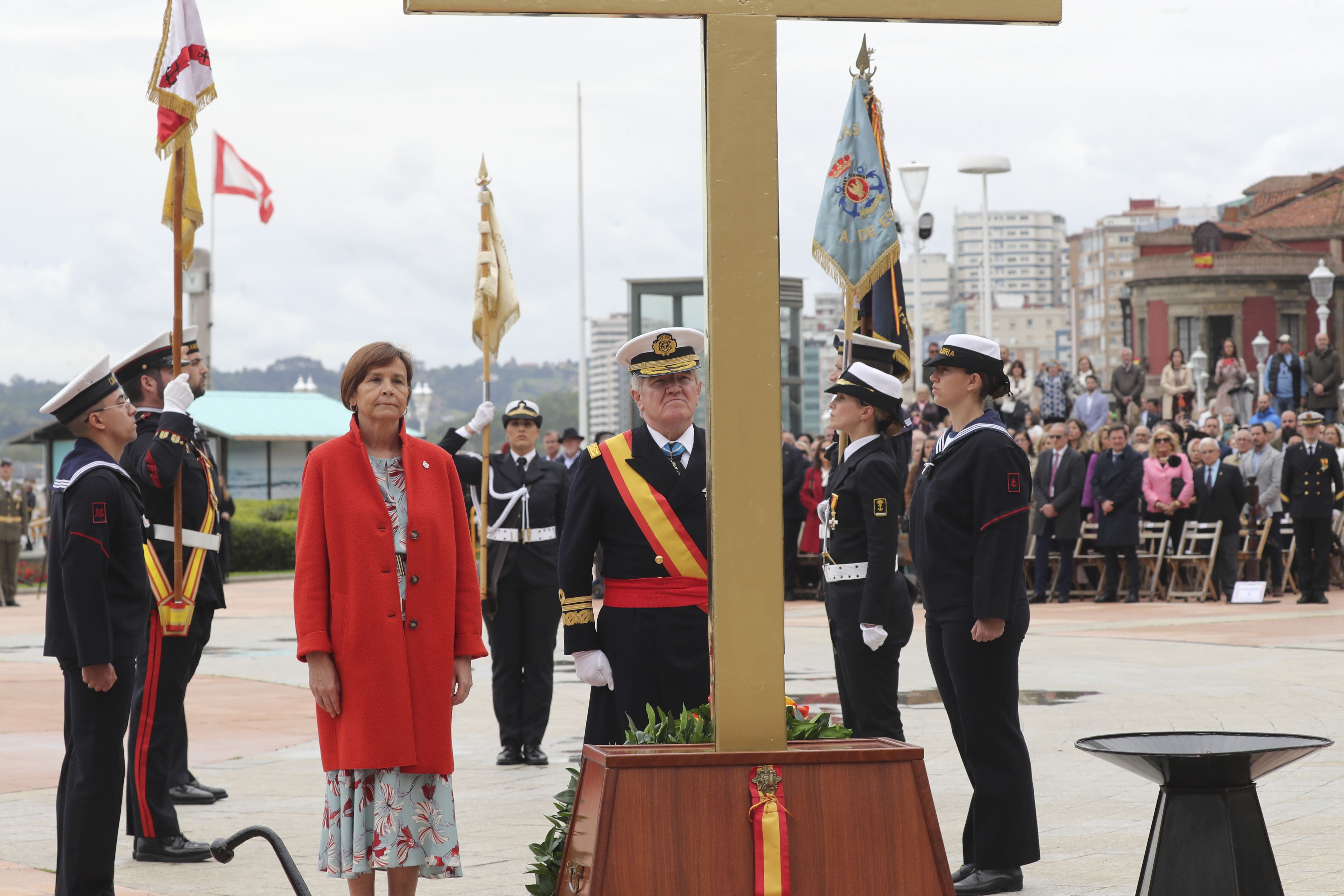 Las imágenes de la jura de bandera en Gijón (5)