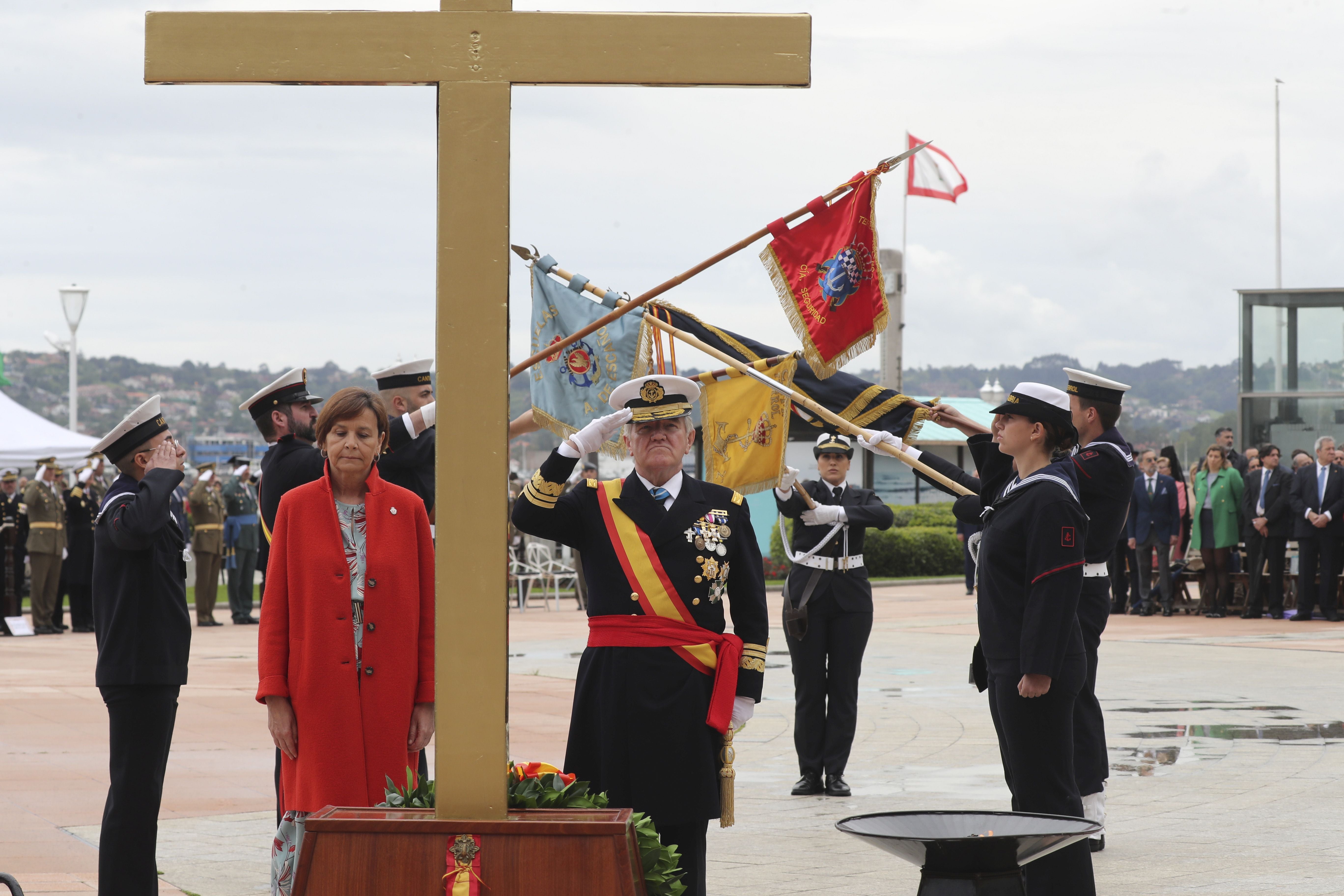 Las imágenes de la jura de bandera en Gijón (5)