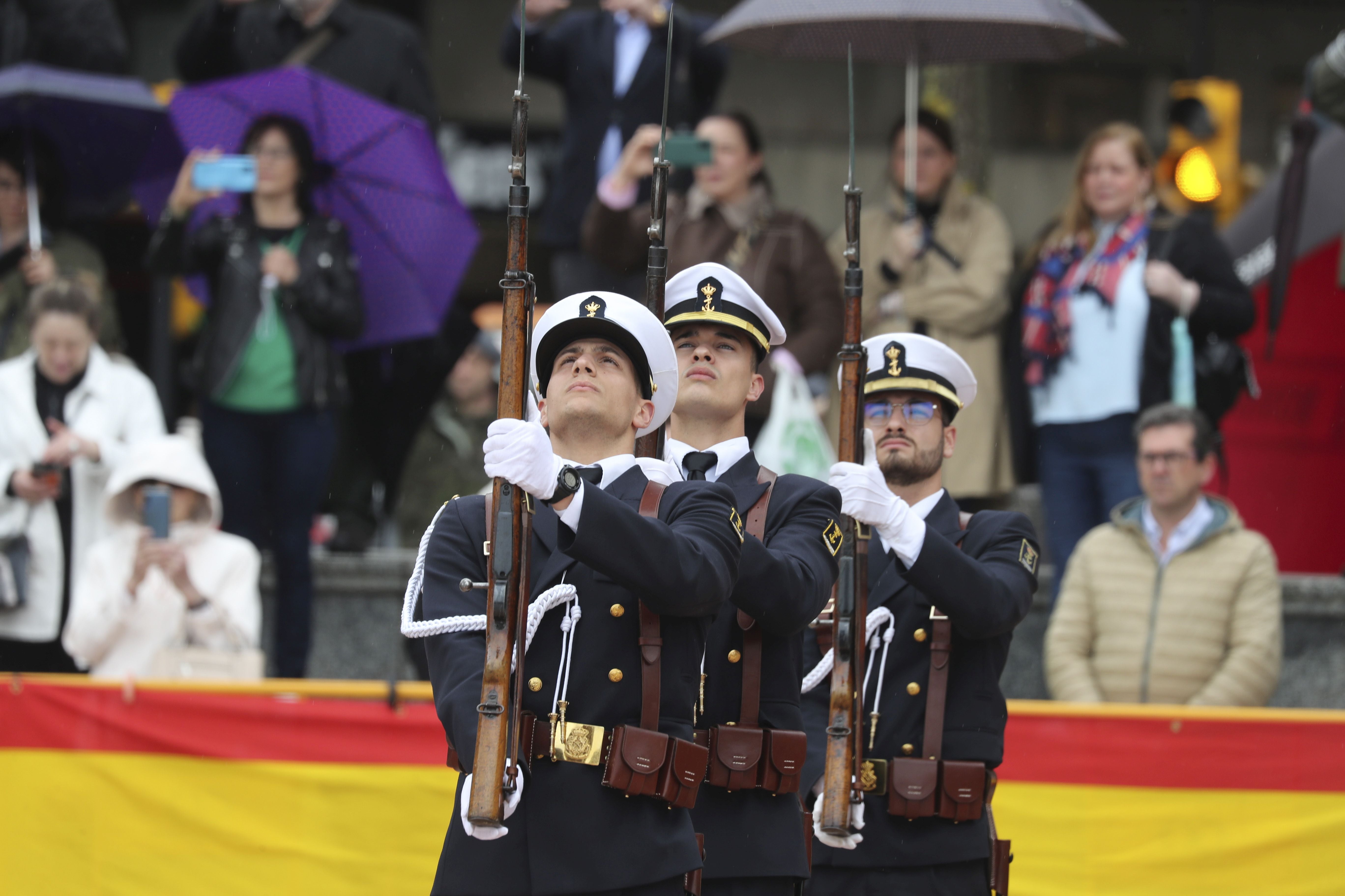 Las imágenes de la jura de bandera en Gijón (1)