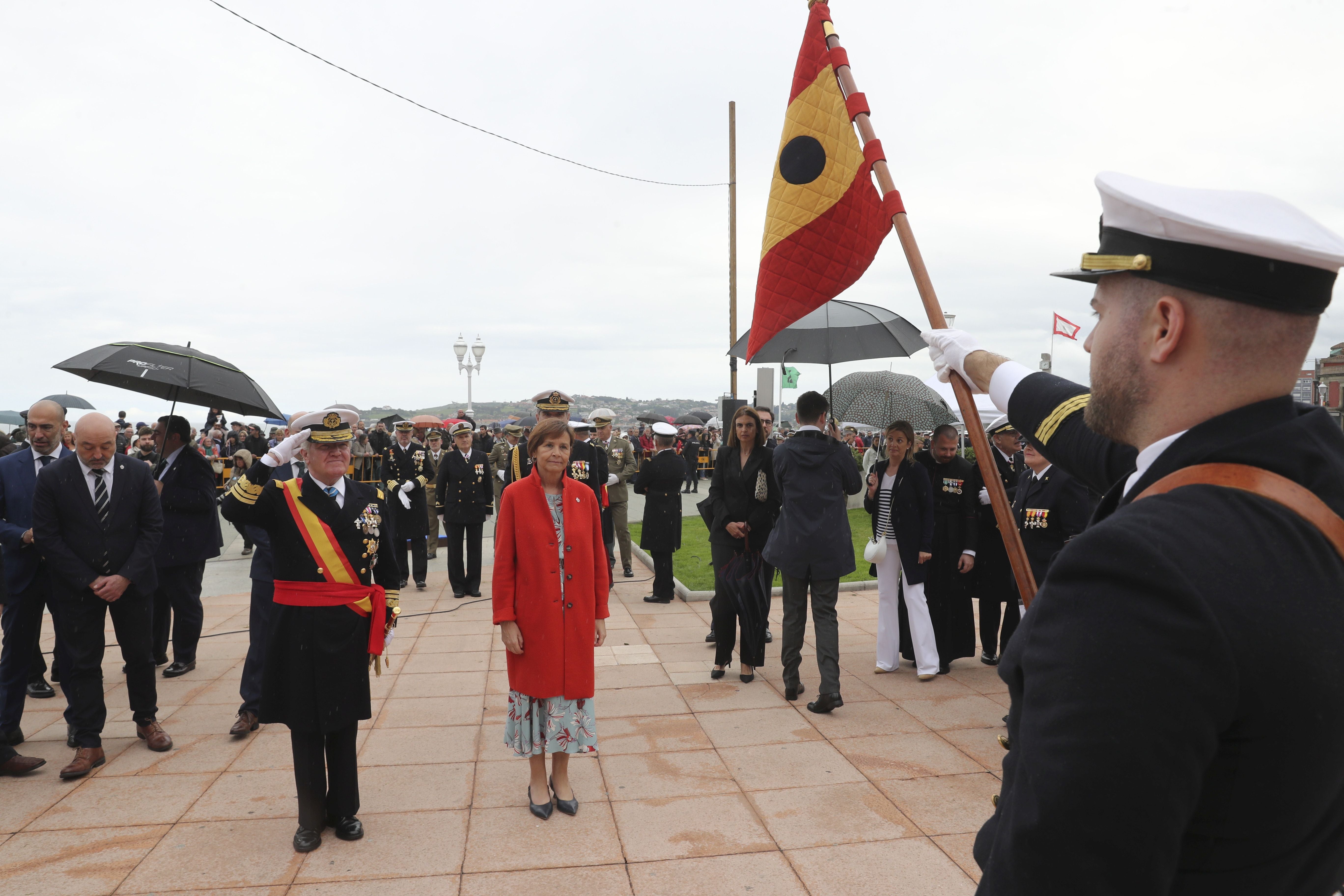 Las imágenes de la jura de bandera en Gijón (5)