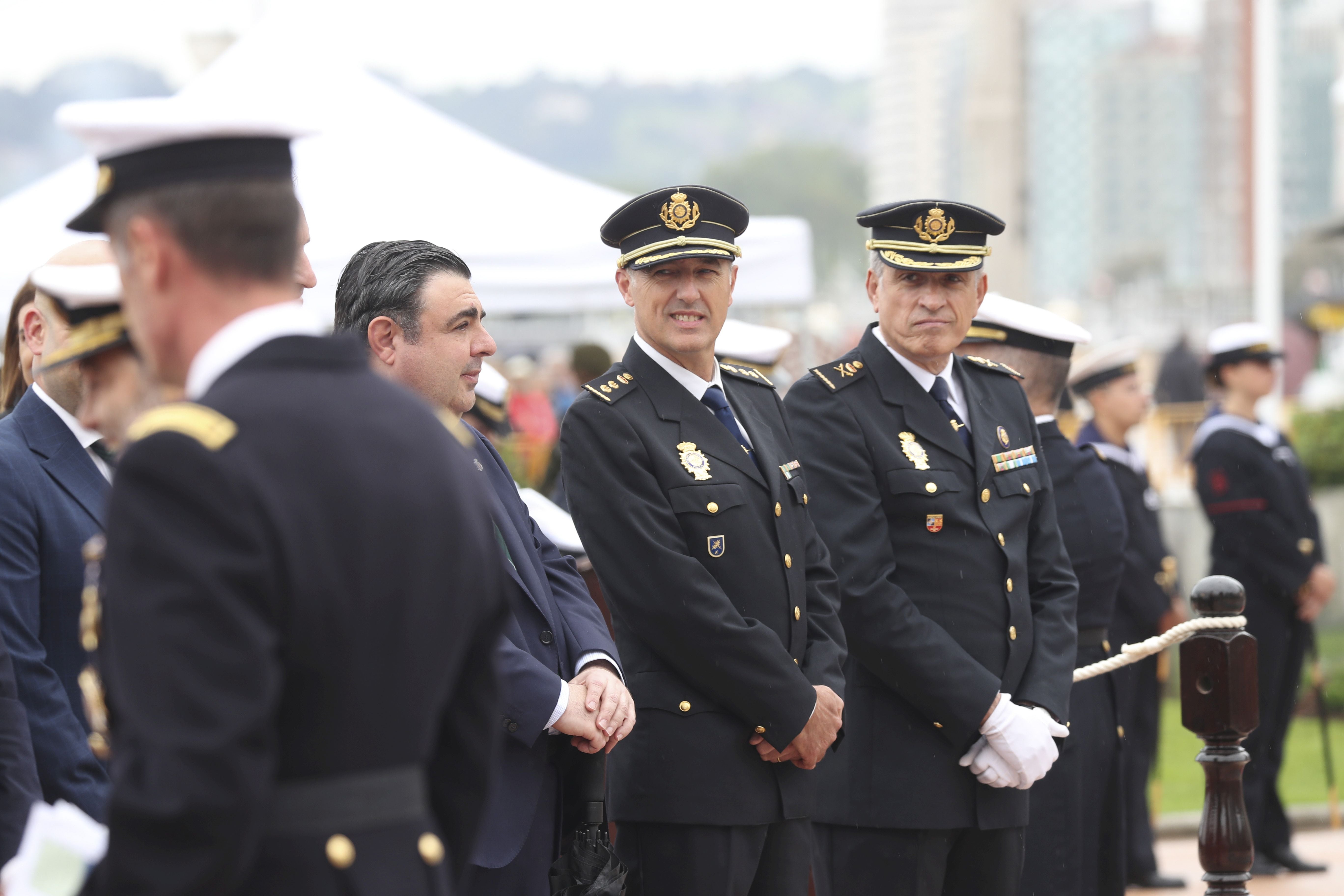 Las imágenes de la jura de bandera en Gijón (1)