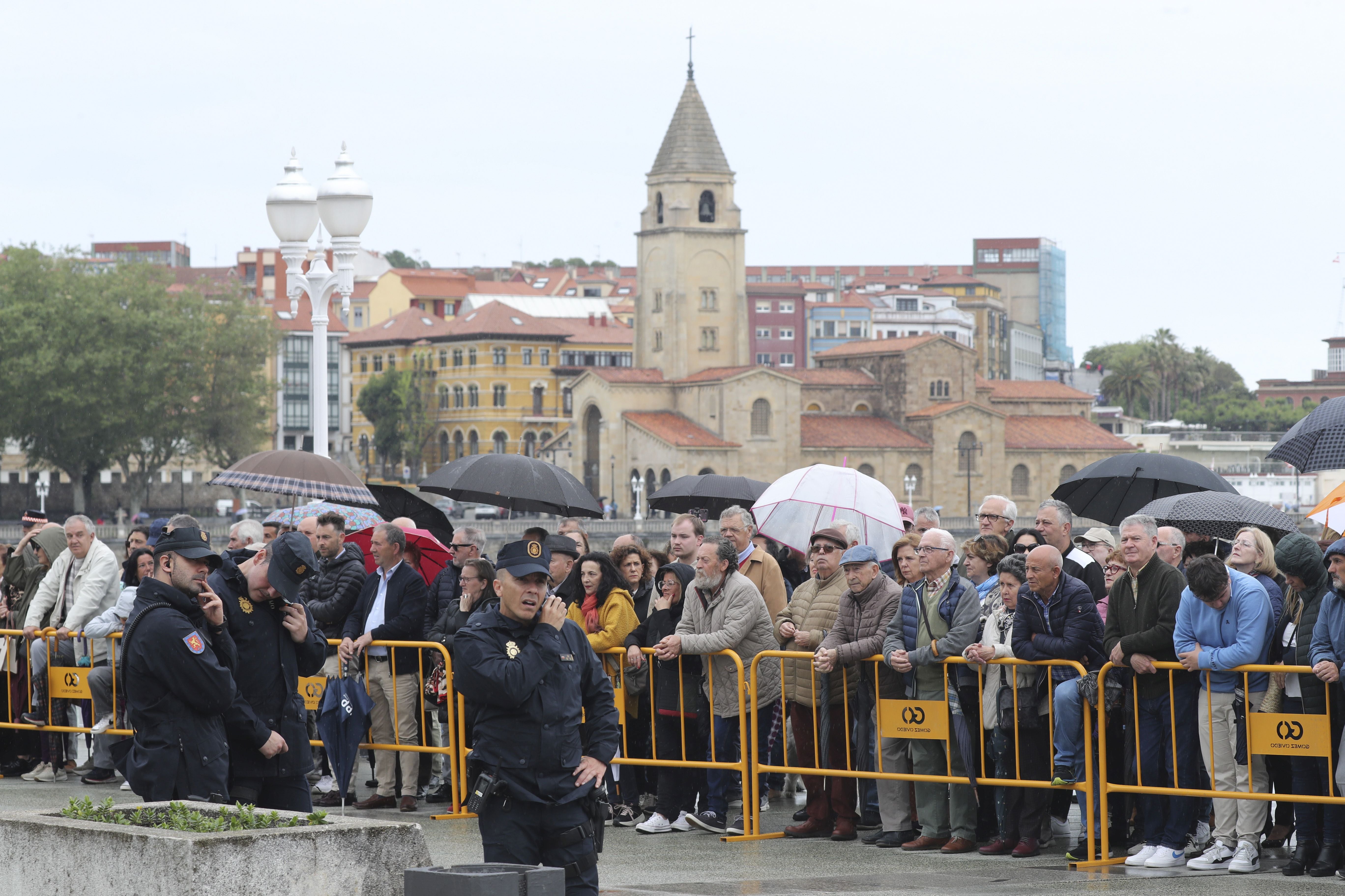 Las imágenes de la jura de bandera en Gijón (1)