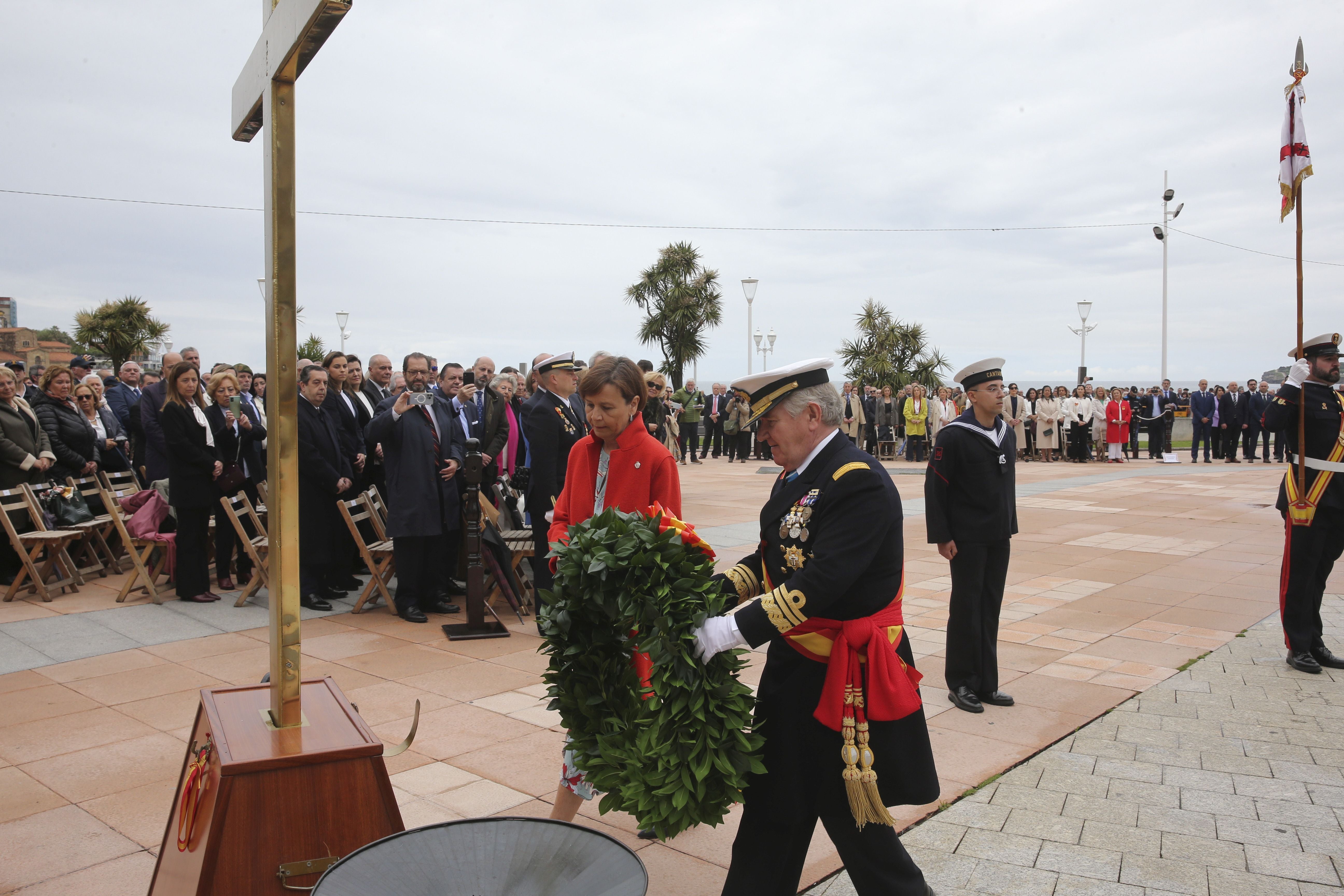 Las imágenes de la jura de bandera en Gijón (1)