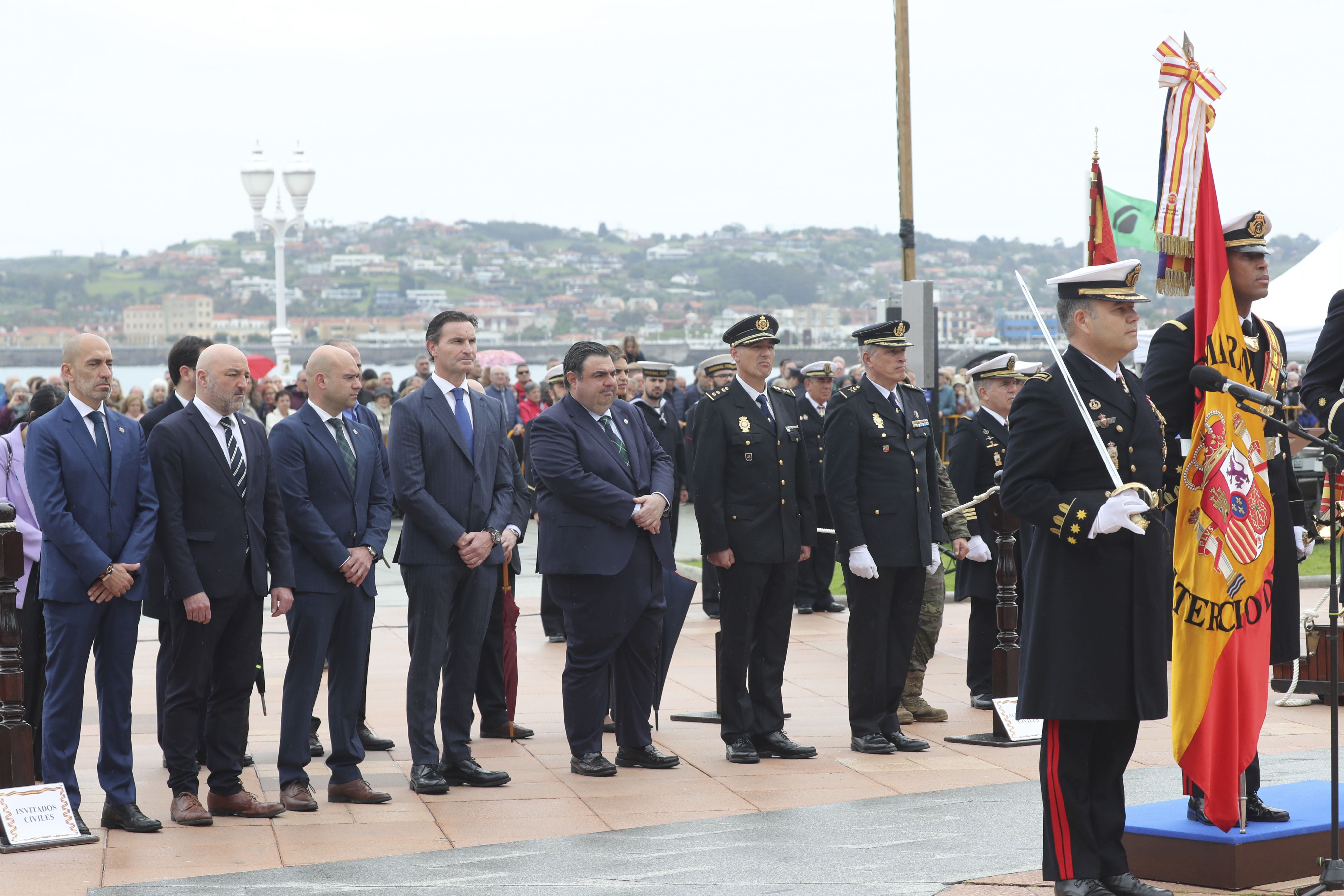 Las imágenes de la jura de bandera en Gijón (1)