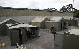 Algunos de los equipos que instaló la Unidad de Apoyo Logístico en el recinto ferial Luis Adaro.