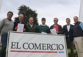 Arturo Zarauza, Jorge Medina, José Alfredo Sanz, Mario Estévez, José Javier Medina, Jorge Pañeda y Jorge Argüeso, en la clausura del torneo, en La Llorea.