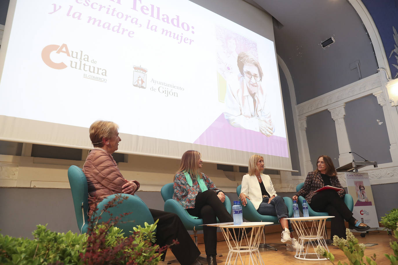 El Antiguo Instituto se llena para recordar a Corín Tellado