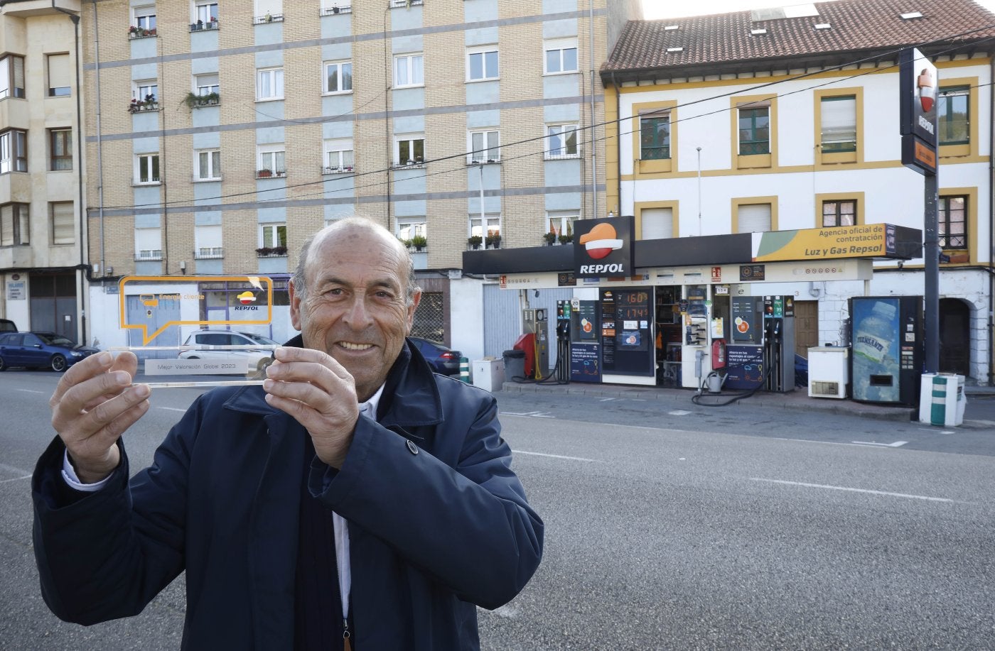 Antonio Palacio, responsable de la gasolinera premiada.