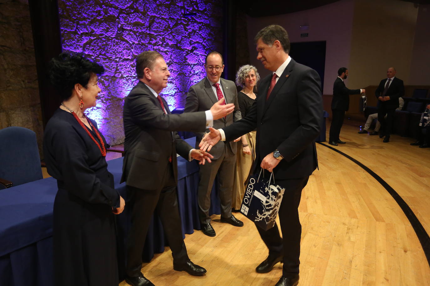 Oviedo homenajea a sus trabajadores municipales