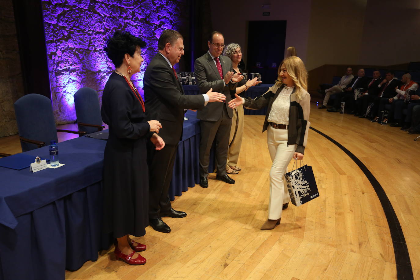 Oviedo homenajea a sus trabajadores municipales