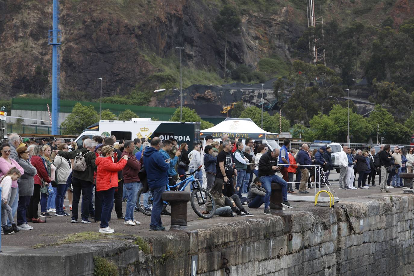 Las Fuerzas Armadas exhiben su potencial en El Musel