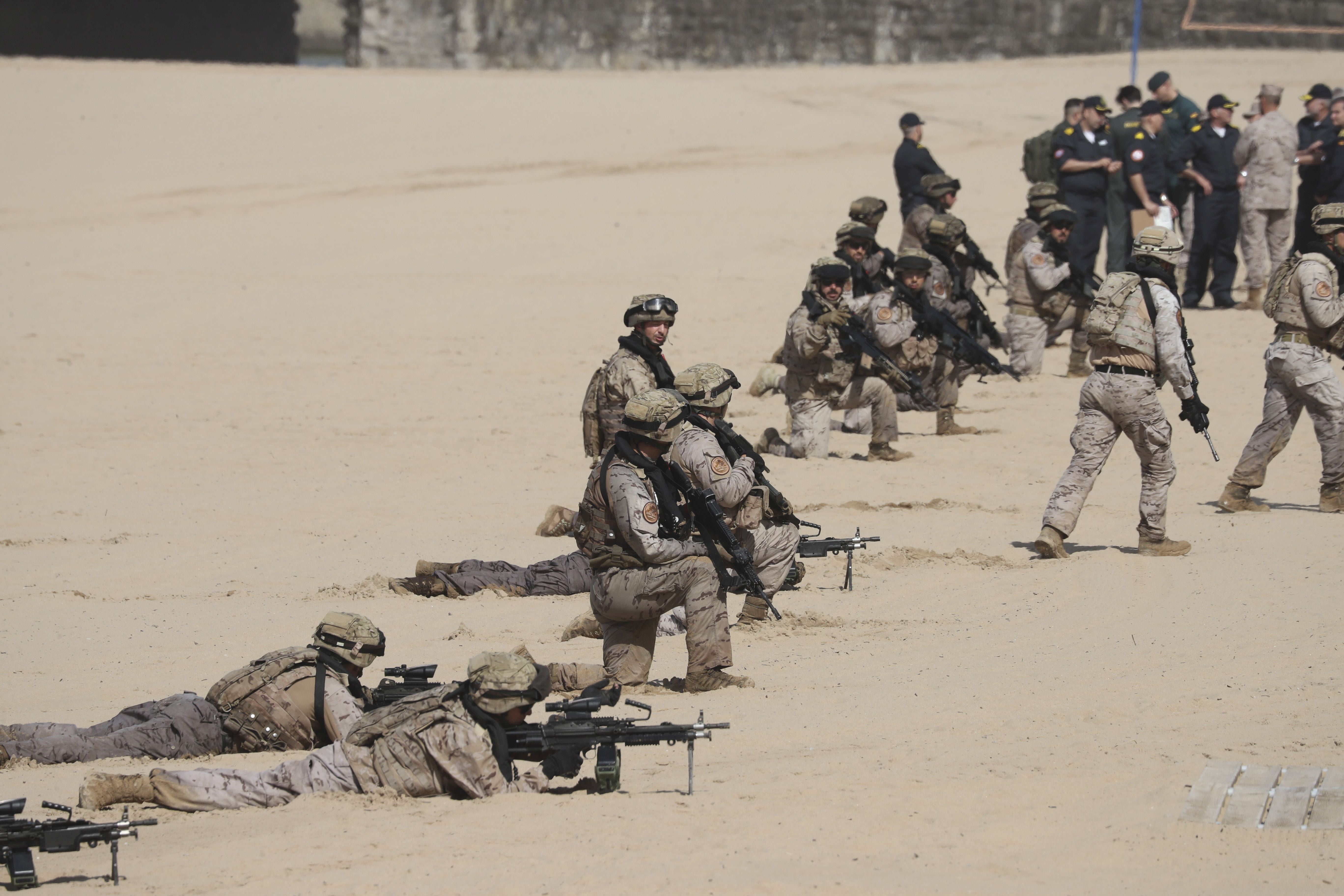 Gijón vive un desembarco de película del Ejército