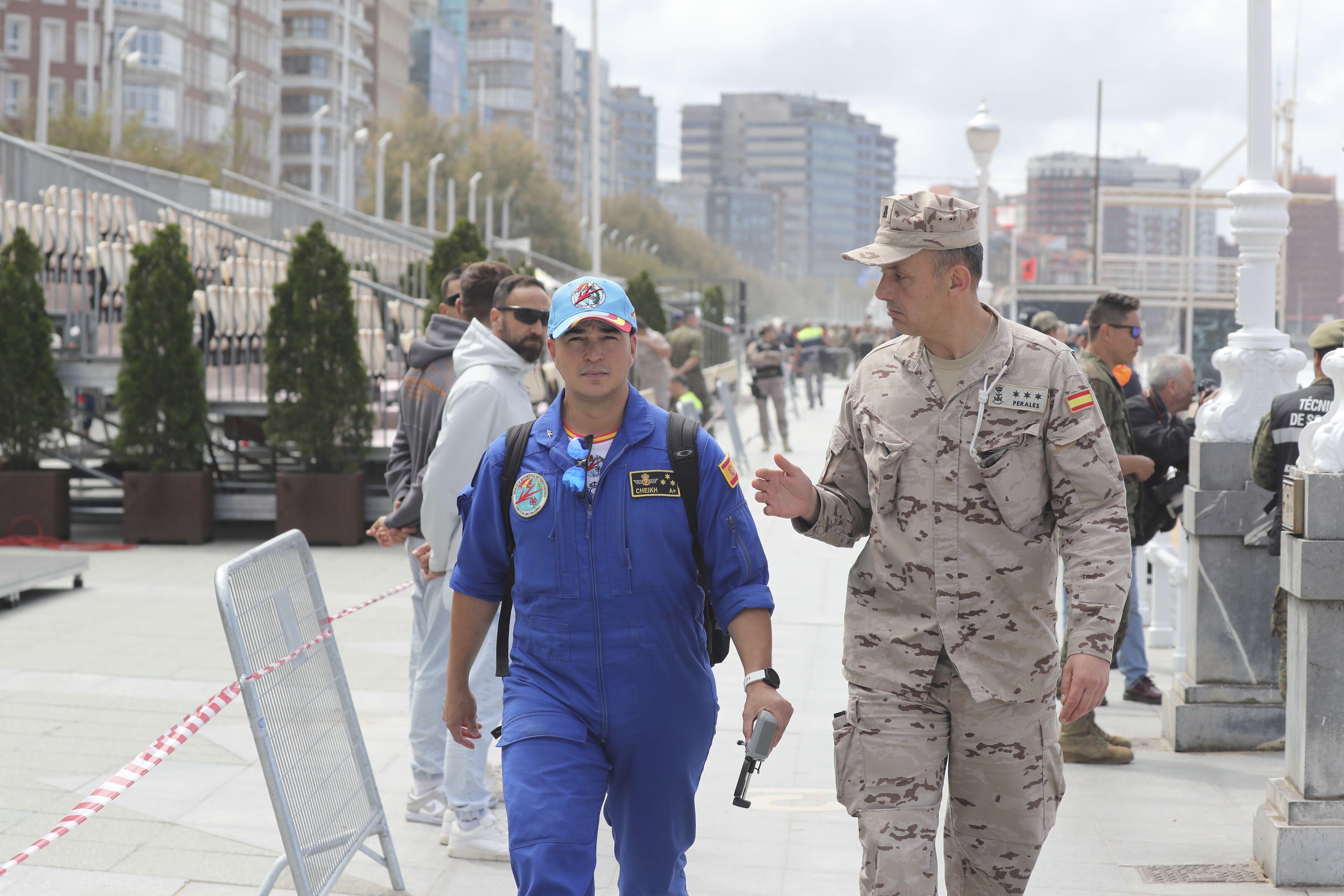 Gijón vive un desembarco de película del Ejército