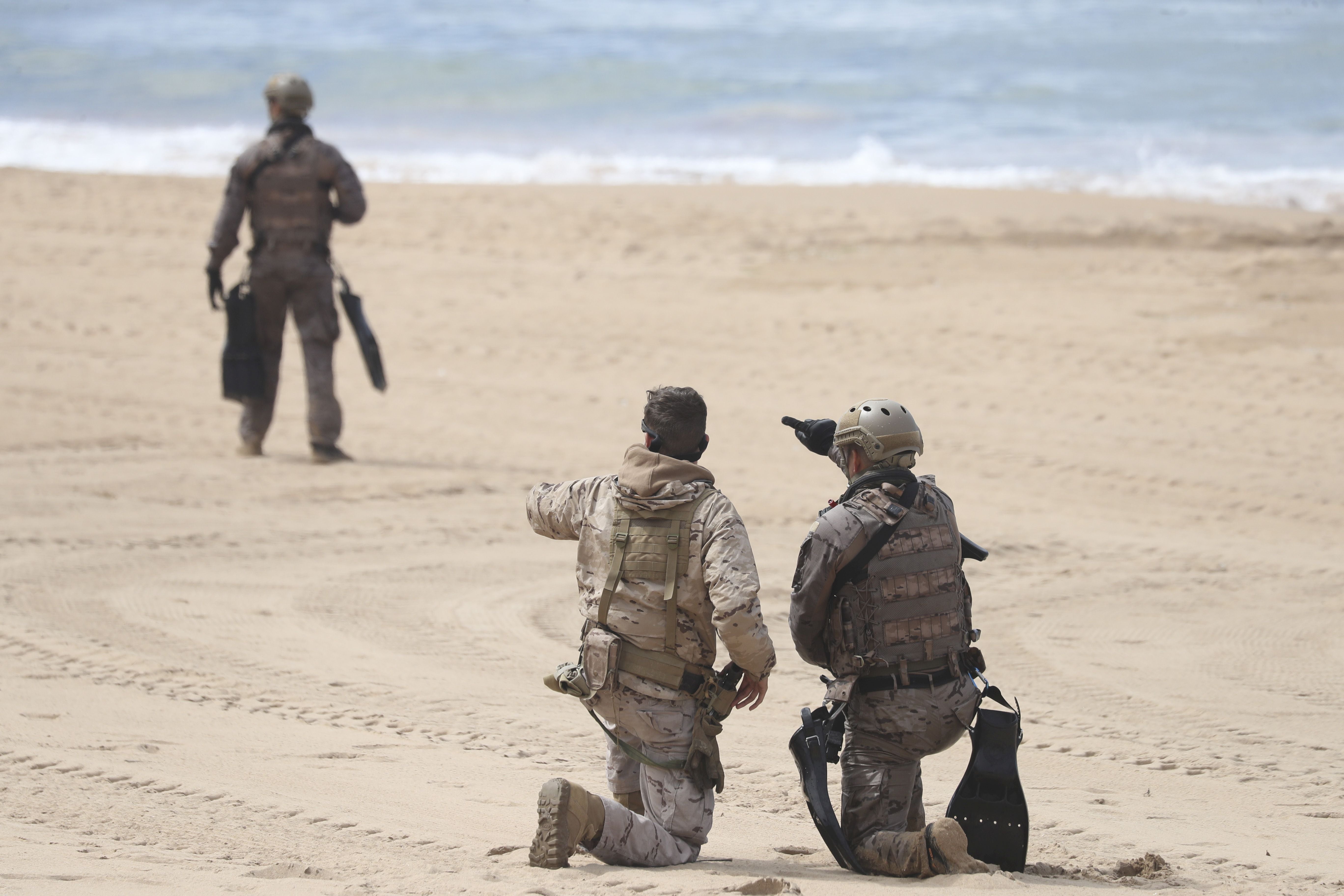 Gijón vive un desembarco de película del Ejército