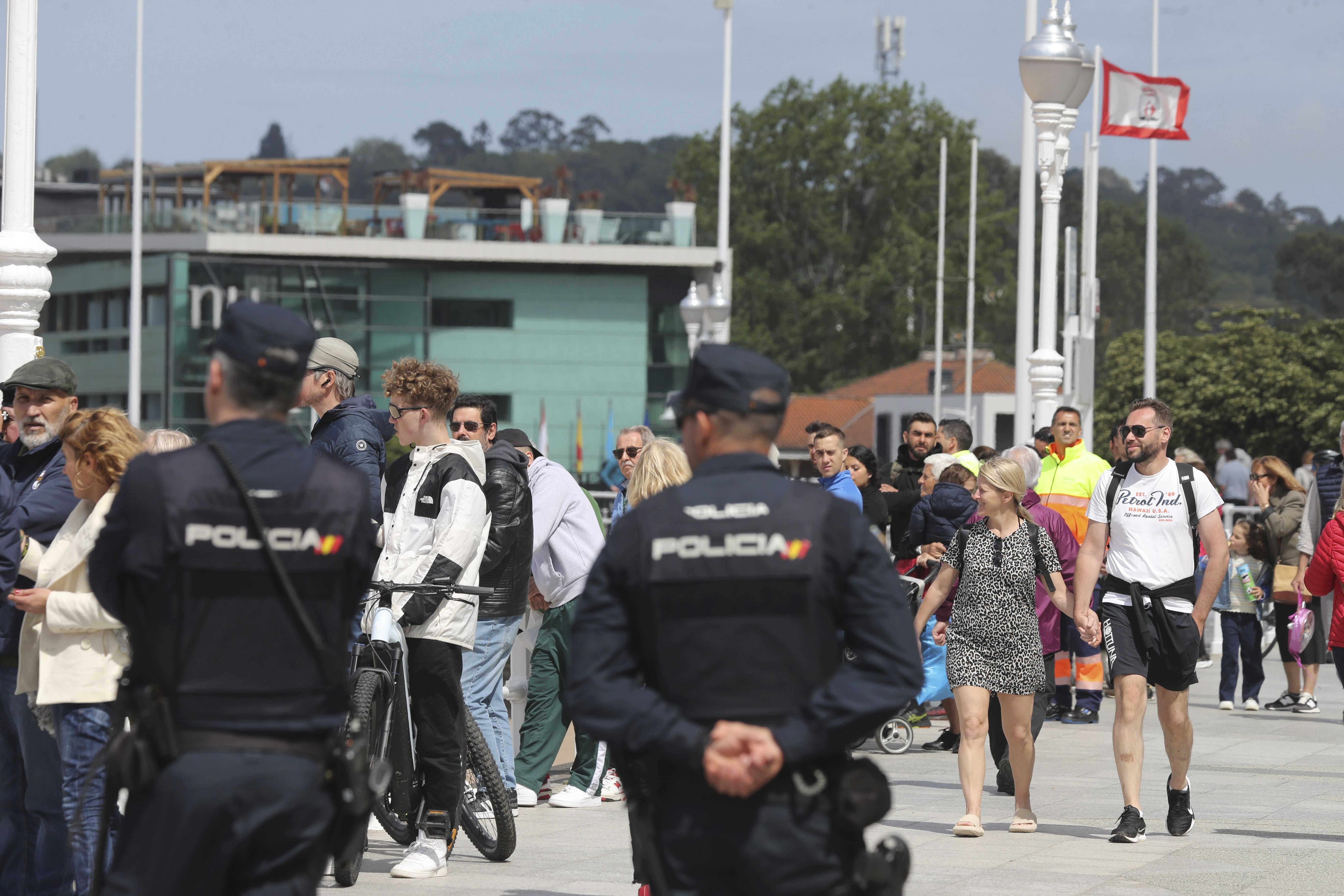 Gijón vive un desembarco de película del Ejército