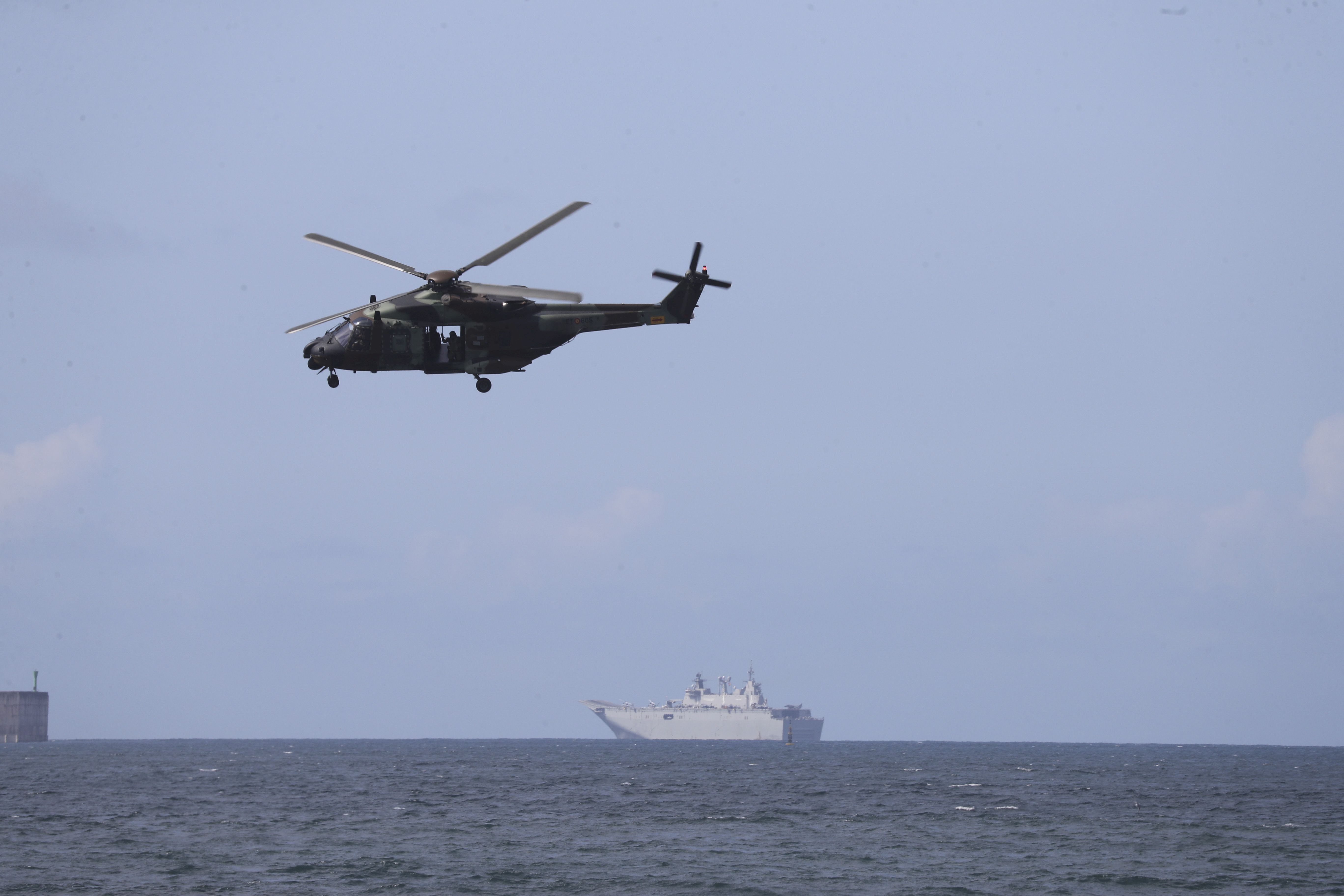 Gijón vive un desembarco de película del Ejército