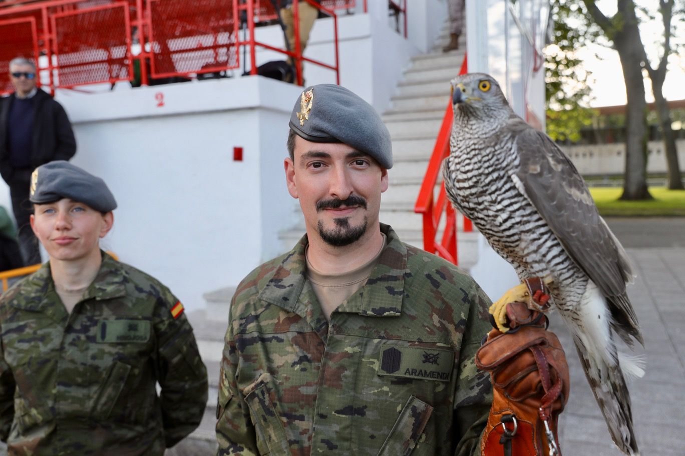 Las Mestas, escenario militar en Gijón