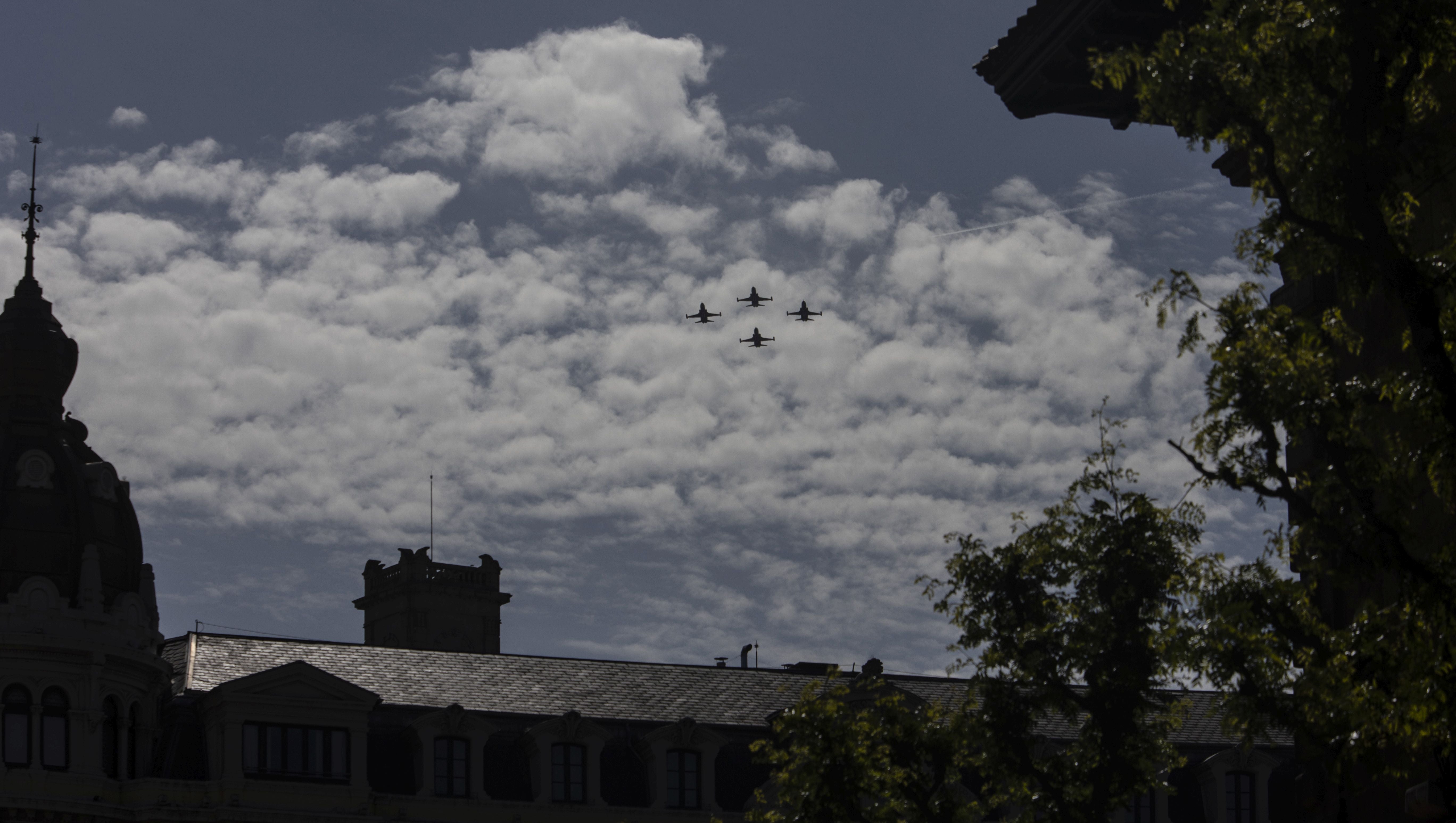 El desfile aéreo en Oviedo