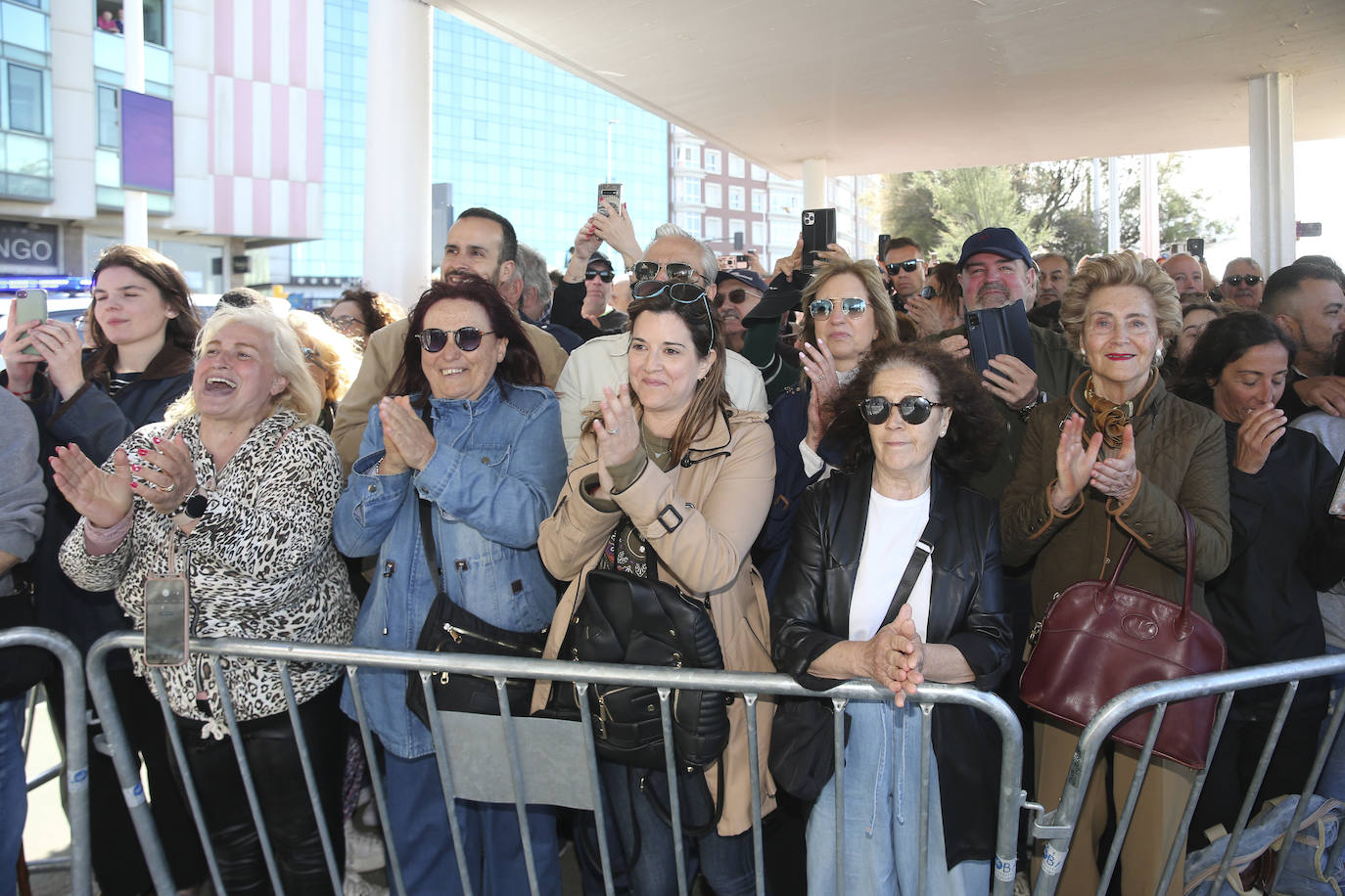 ¿Estuviste en el acto central de las Fuerzas Armadas en Gijón? ¡Búscate!