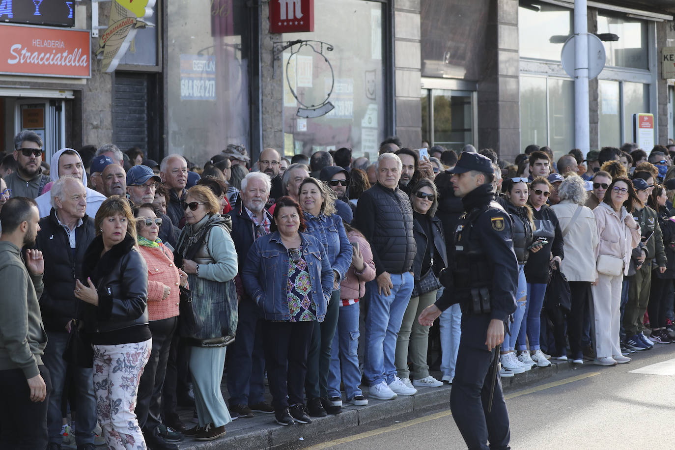 ¿Estuviste en el acto central de las Fuerzas Armadas en Gijón? ¡Búscate!