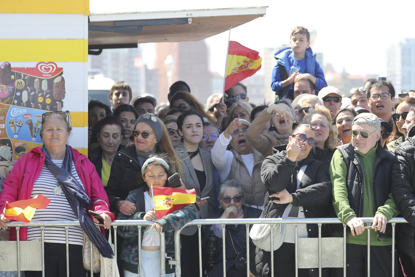 ¿Estuviste en el acto central de las Fuerzas Armadas en Gijón? ¡Búscate!