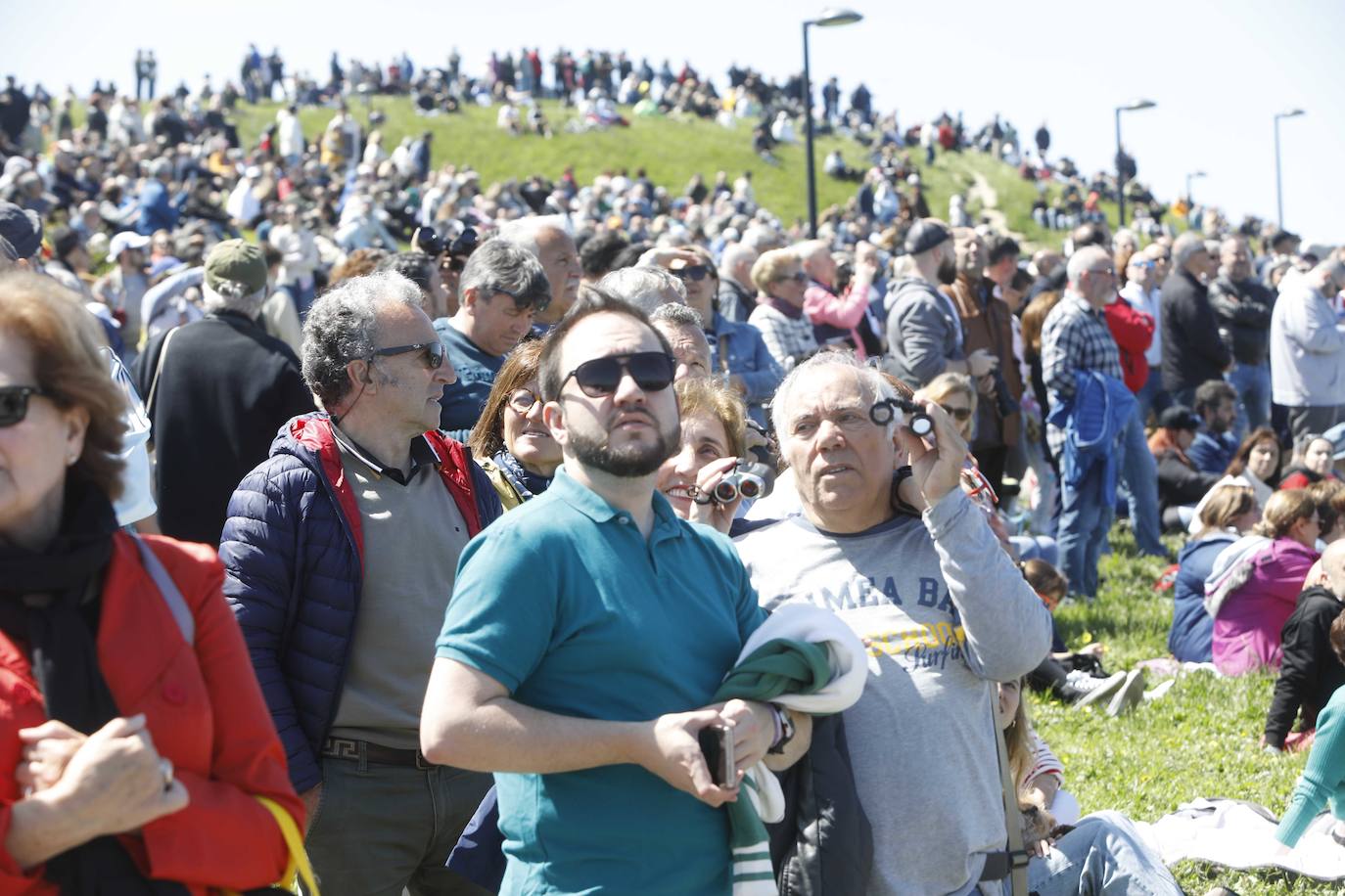 ¿Estuviste en el acto central de las Fuerzas Armadas en Gijón? ¡Búscate!