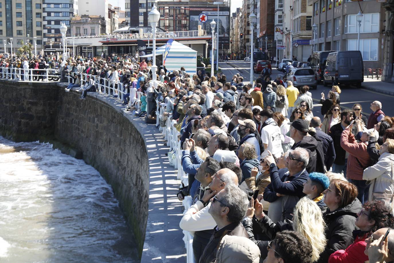 ¿Estuviste en el acto central de las Fuerzas Armadas en Gijón? ¡Búscate!