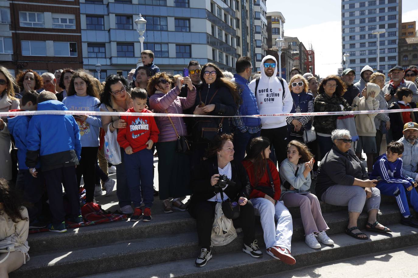 ¿Estuviste en el acto central de las Fuerzas Armadas en Gijón? ¡Búscate!