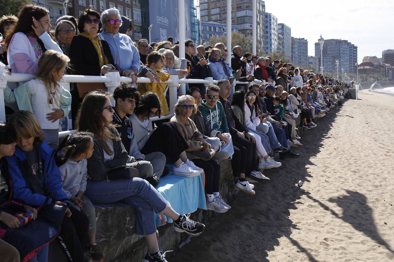 ¿Estuviste en el acto central de las Fuerzas Armadas en Gijón? ¡Búscate!