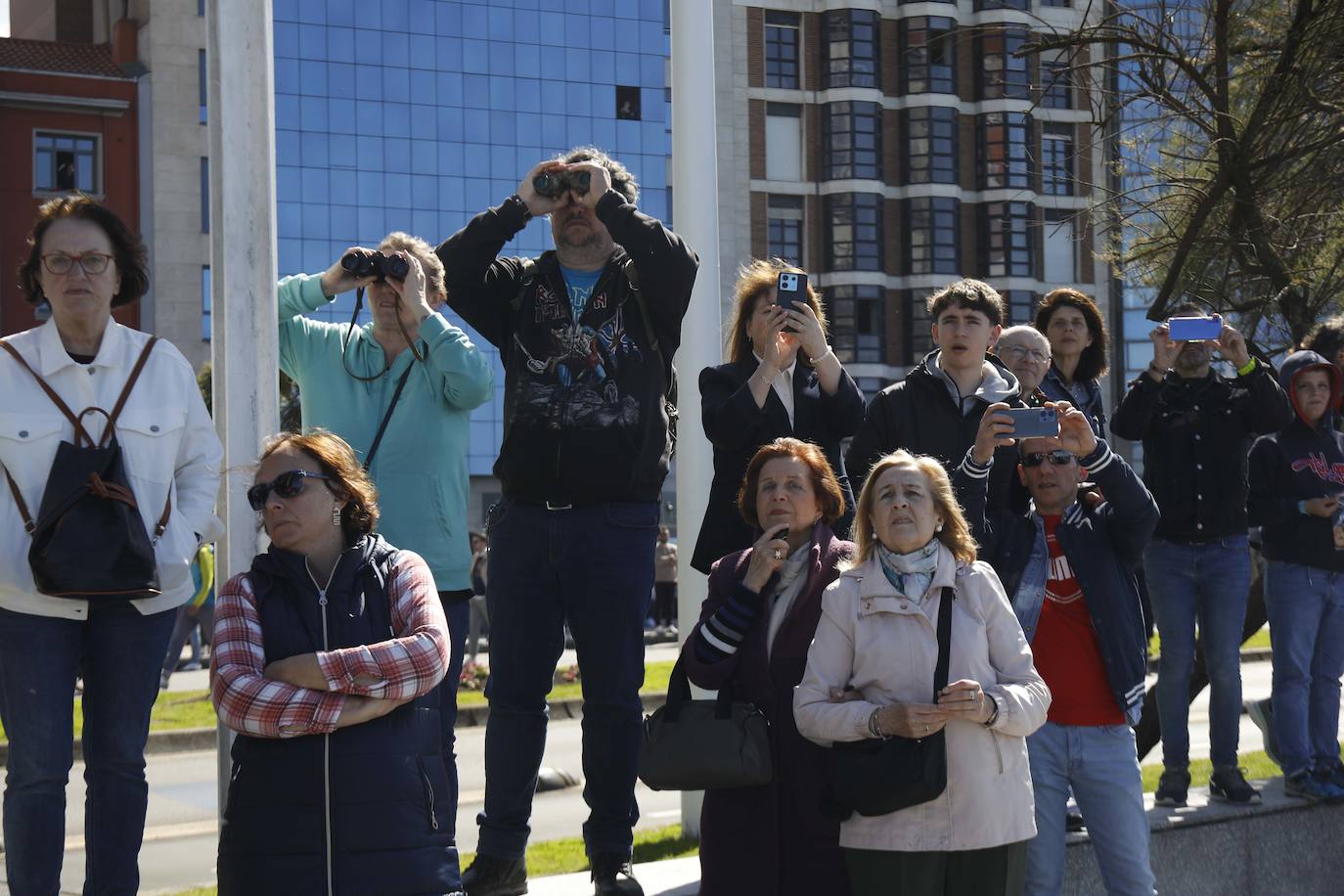 ¿Estuviste en el acto central de las Fuerzas Armadas en Gijón? ¡Búscate!