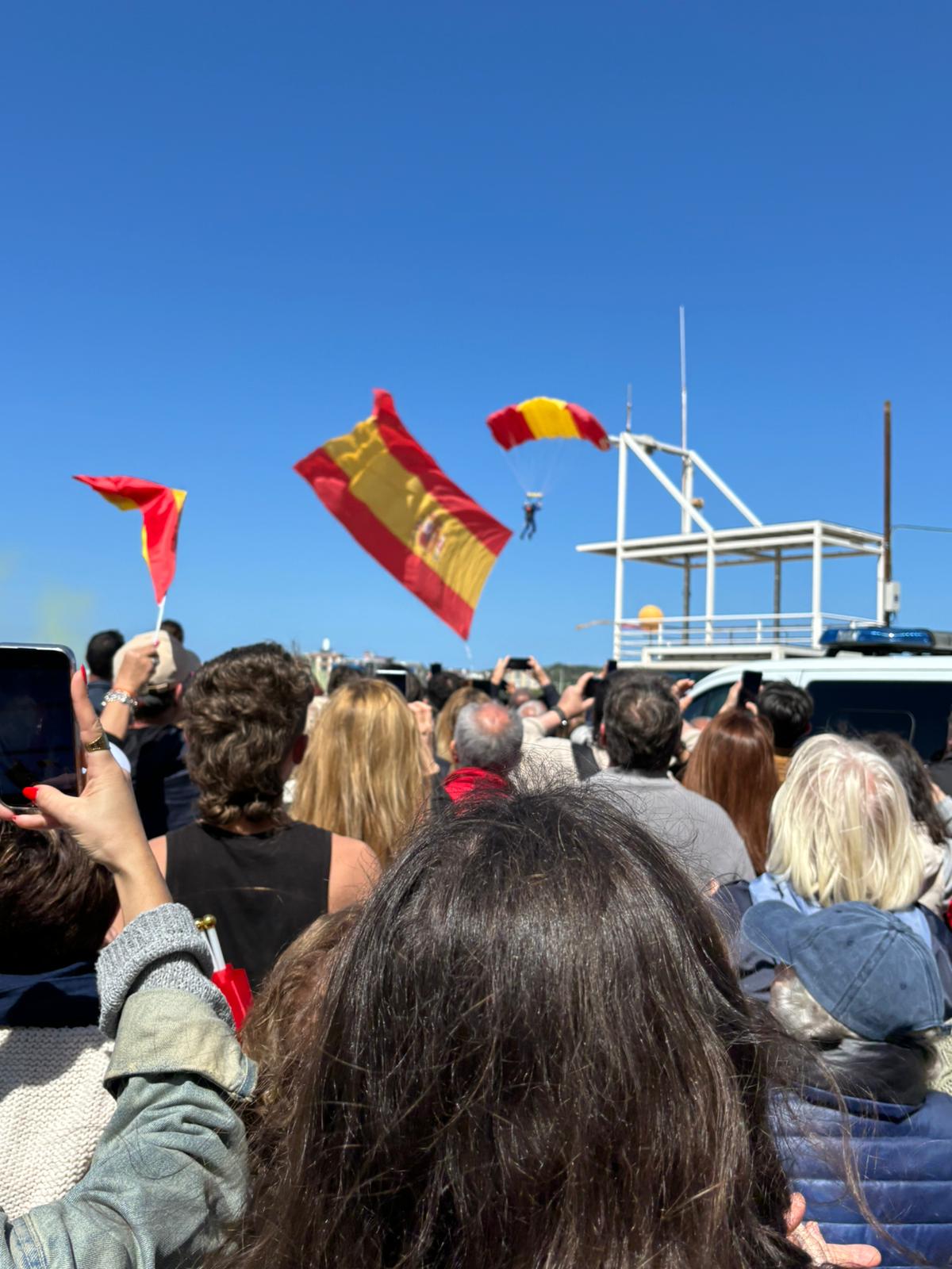 El Rey Felipe VI pasa revista a las tropas en Gijón: todas las fotos de un día histórico