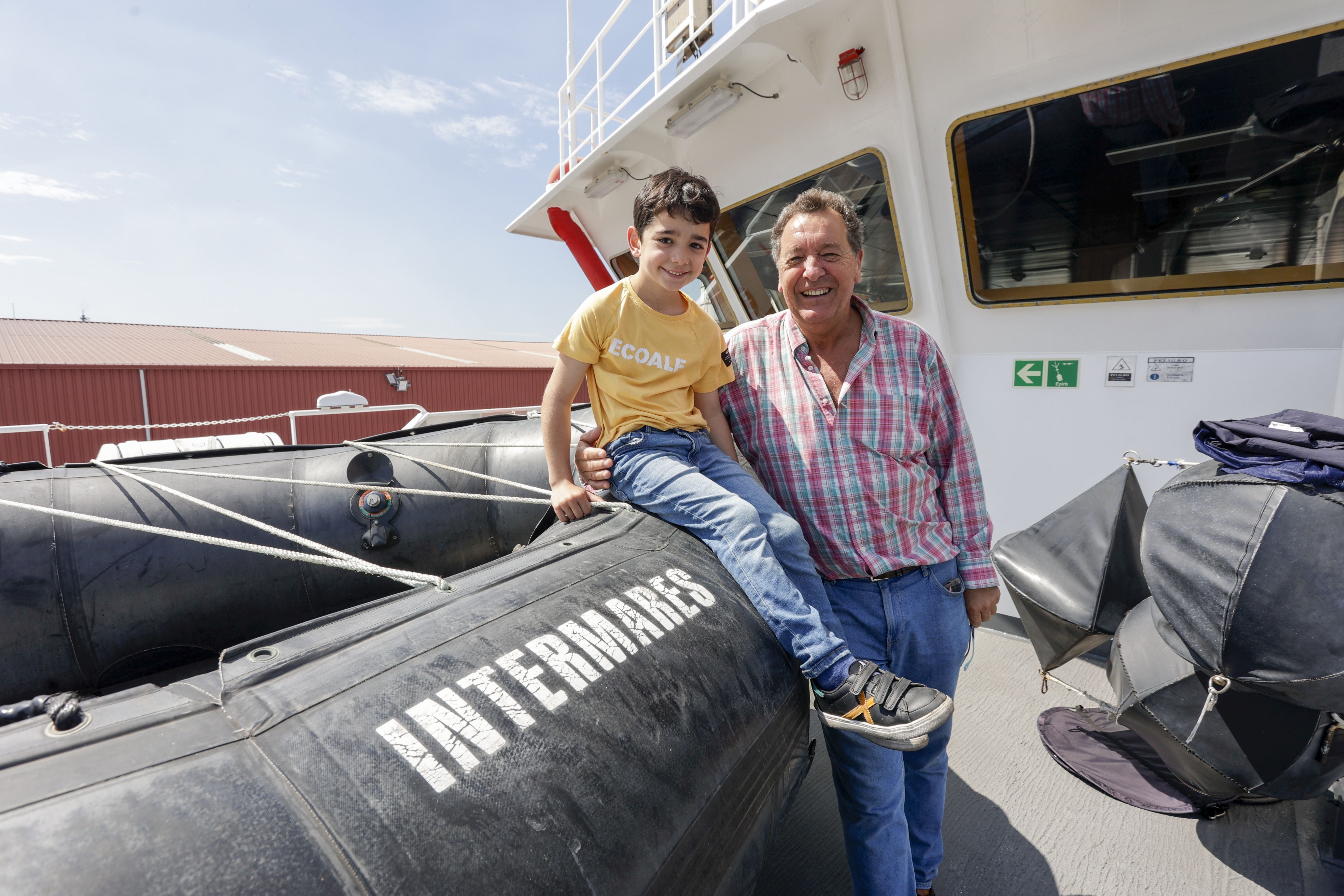 Nadie se quiere perder los buques de la Armada en Gijón