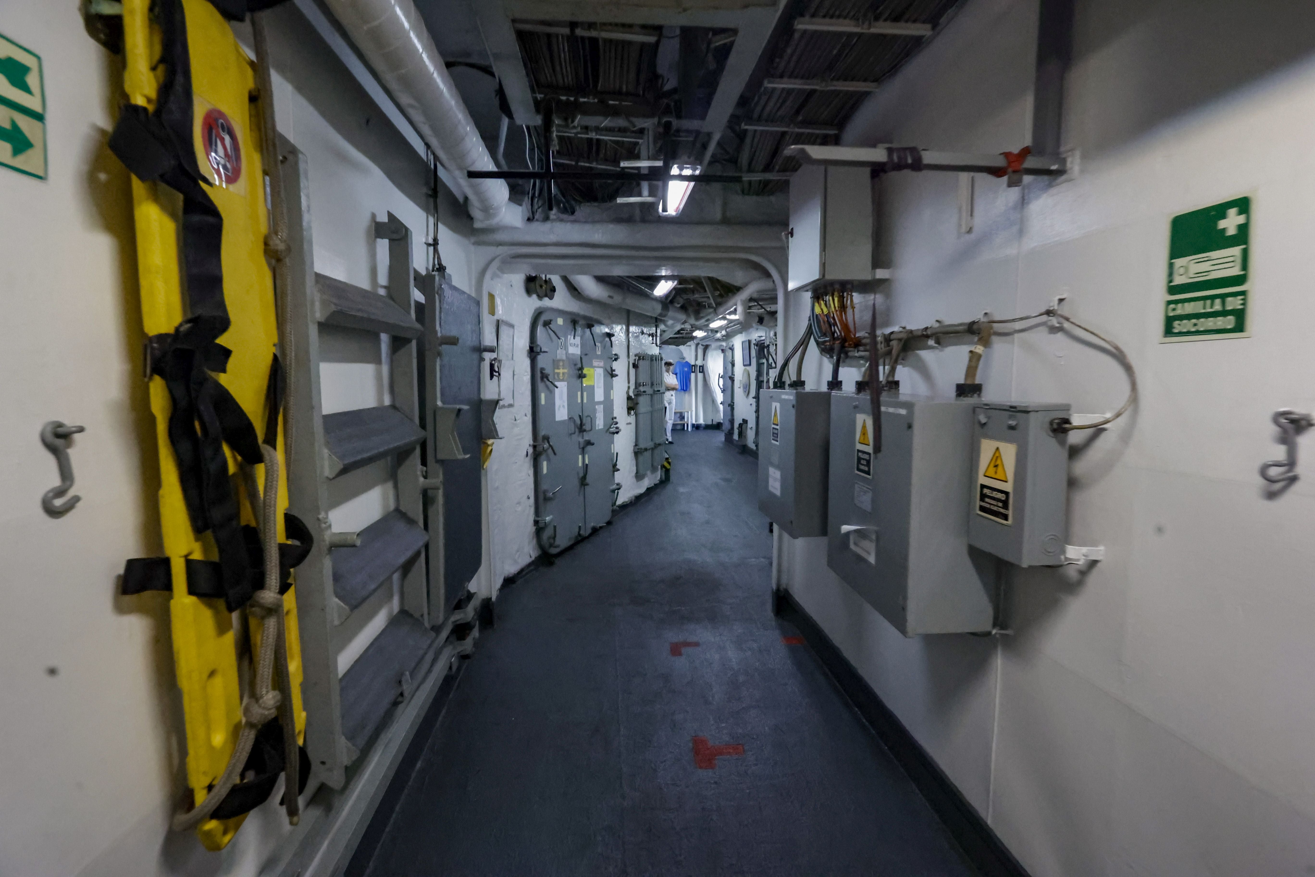 Nadie se quiere perder los buques de la Armada en Gijón