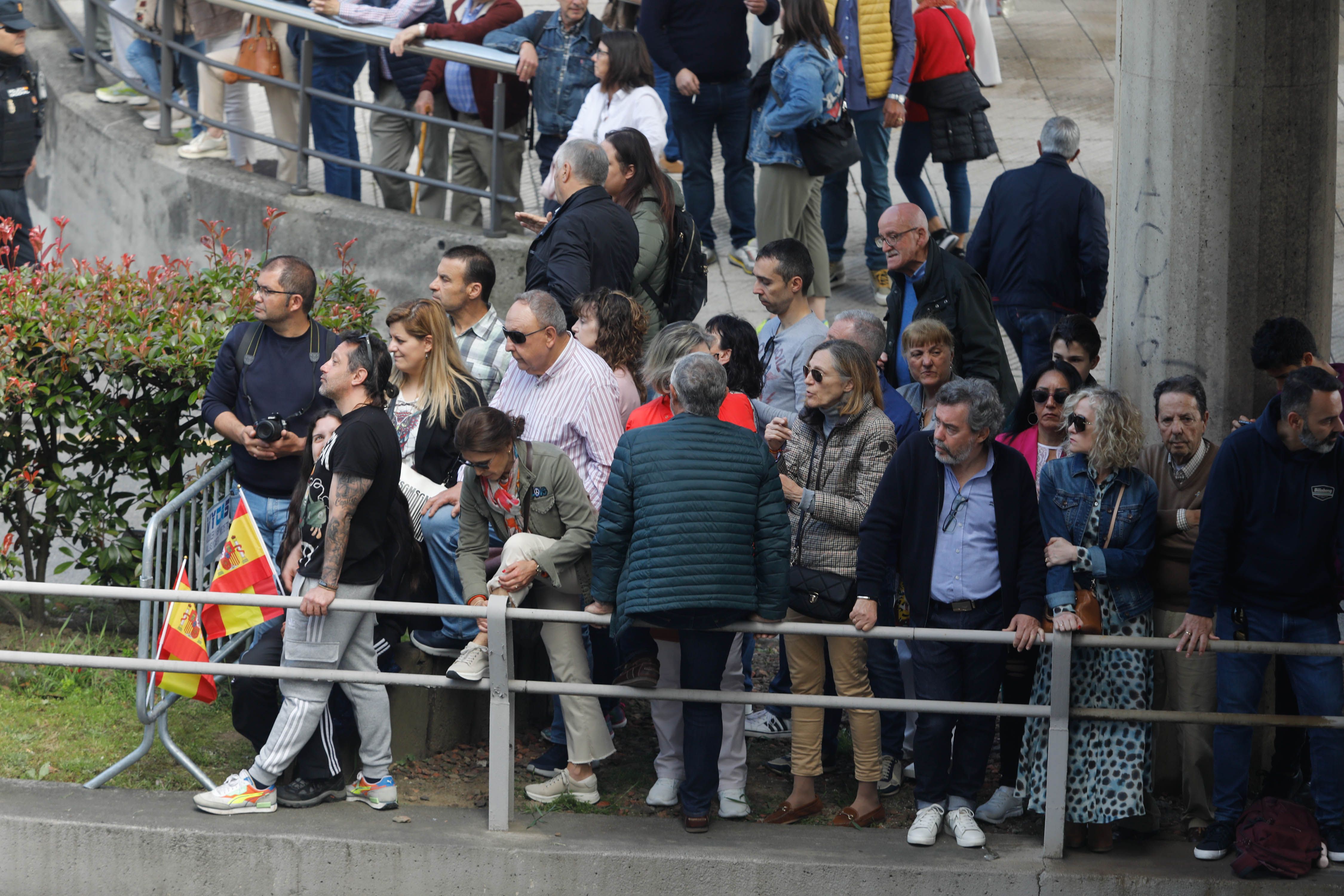 Si disfrutaste del desfile de las Fuerzas Armadas en Oviedo, búscate en nuestras fotos