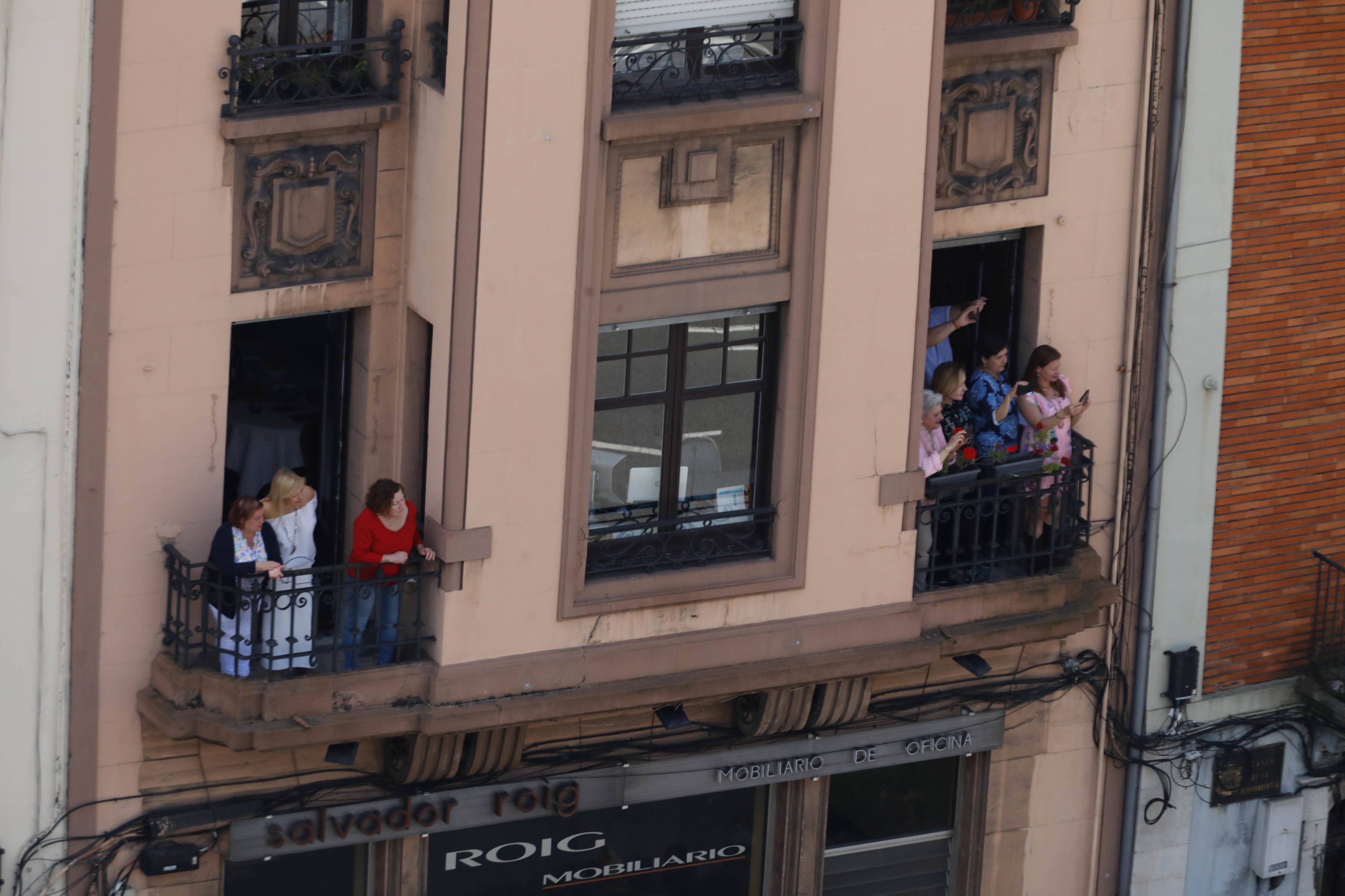 Si disfrutaste del desfile de las Fuerzas Armadas en Oviedo, búscate en nuestras fotos