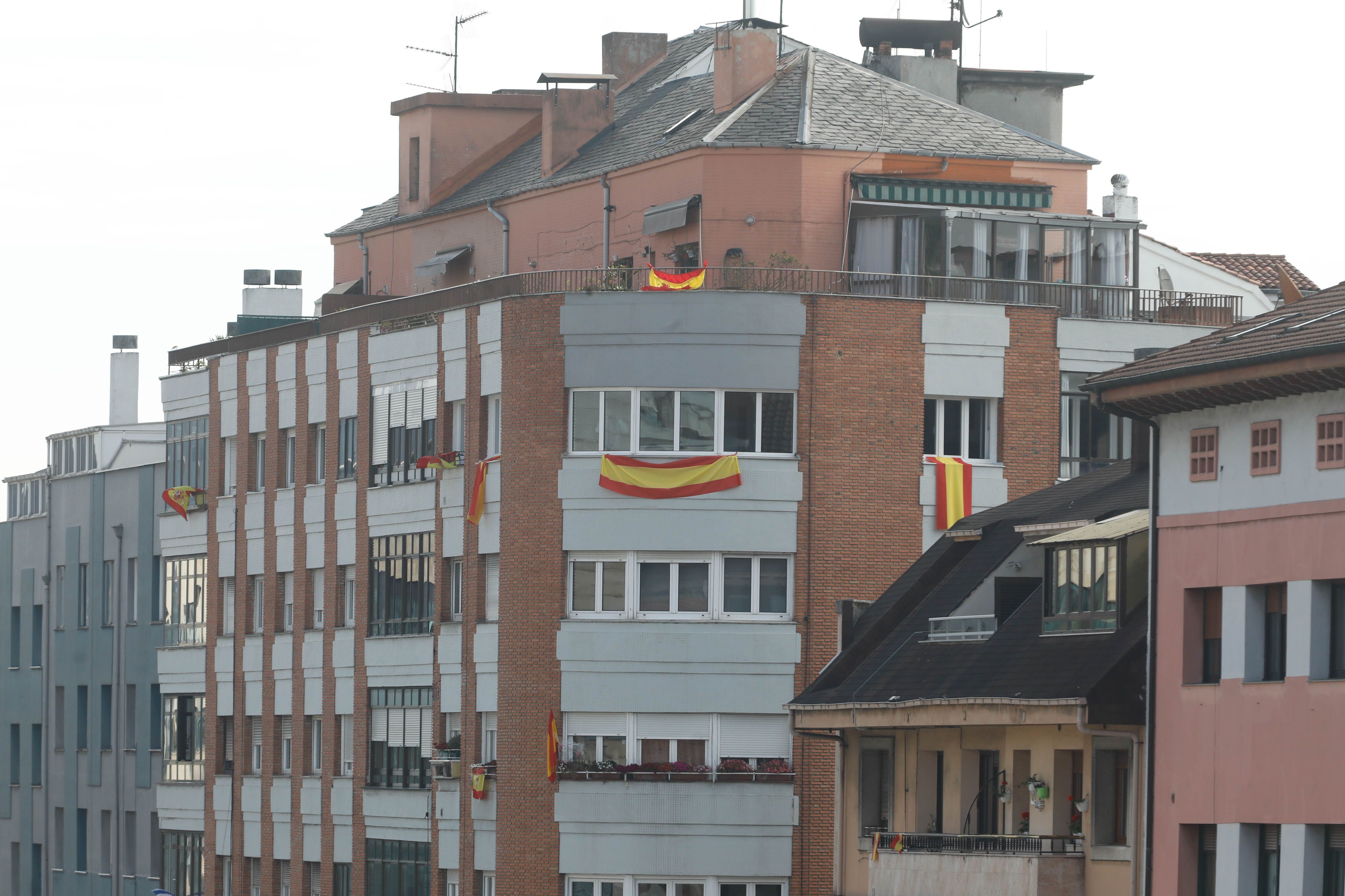 Si disfrutaste del desfile de las Fuerzas Armadas en Oviedo, búscate en nuestras fotos