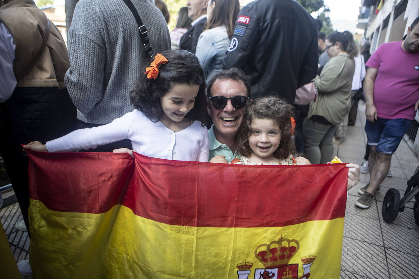 Si disfrutaste del desfile de las Fuerzas Armadas en Oviedo, búscate en nuestras fotos