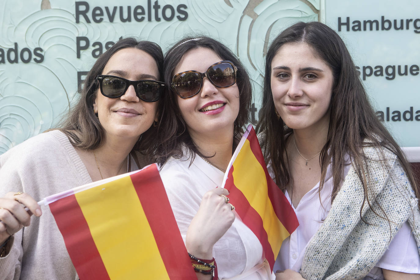 Si disfrutaste del desfile de las Fuerzas Armadas en Oviedo, búscate en nuestras fotos